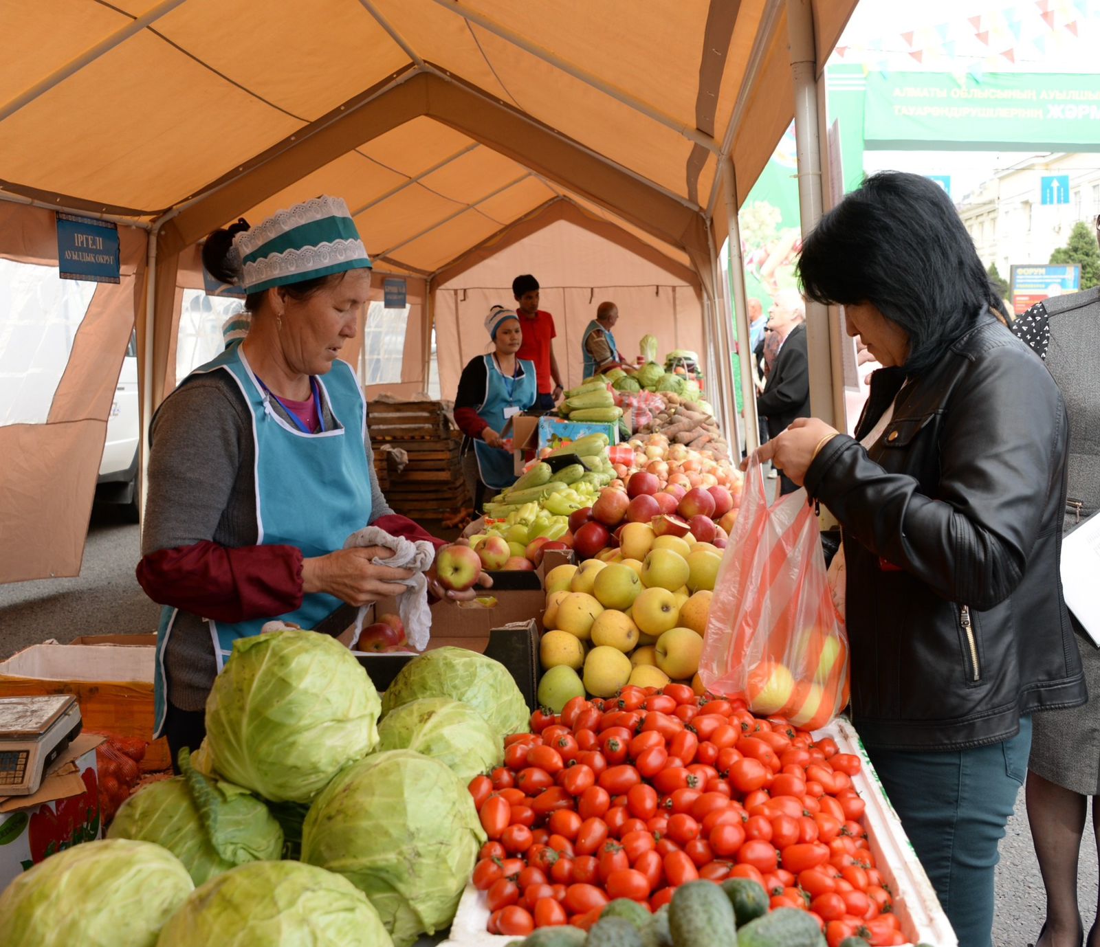 В Алматы подписан меморандум с крупными торговыми сетями о стабилизации цен на продукты