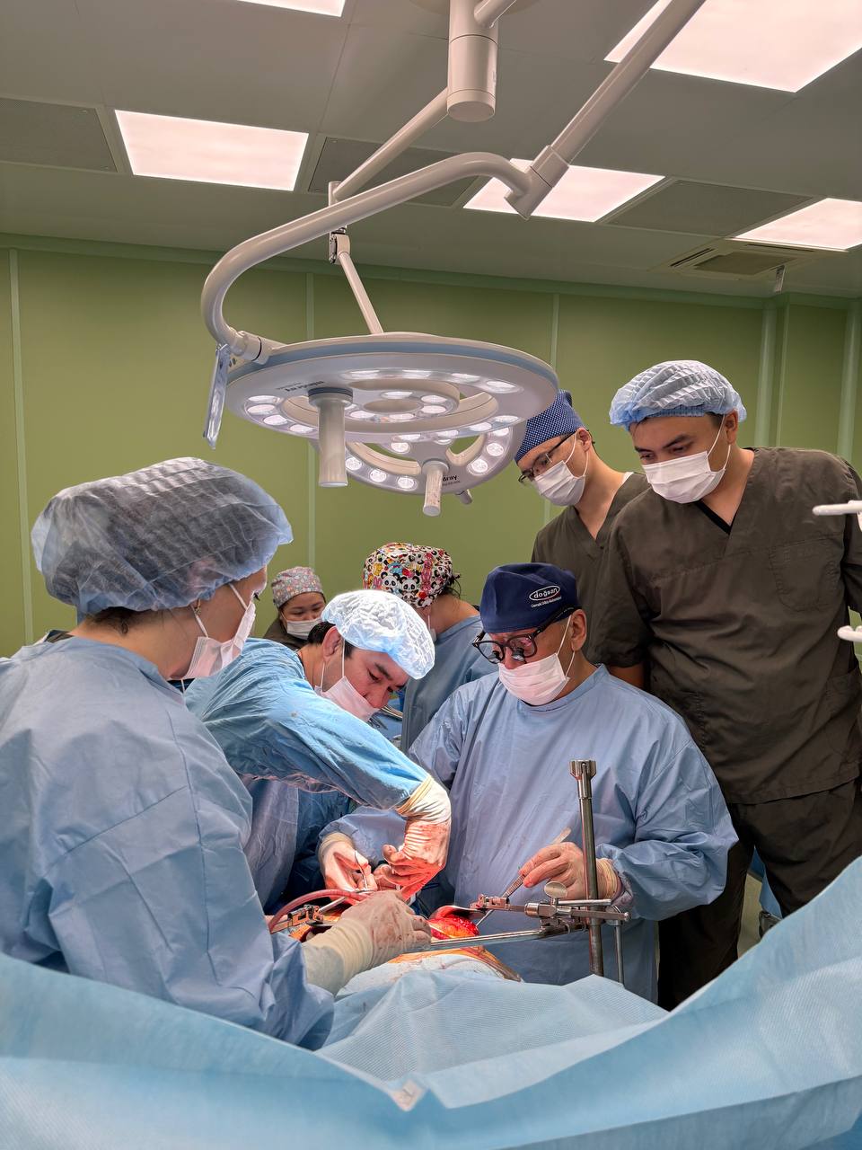 АЛМАТЫДА КӨП АҒЗАЛЫҚ ДОНОРЛЫҚ ПРОЦЕСС ӨТТІ: АЛТЫ ПАЦИЕНТТІҢ ӨМІРІ САҚТАЛЫП ҚАЛДЫ