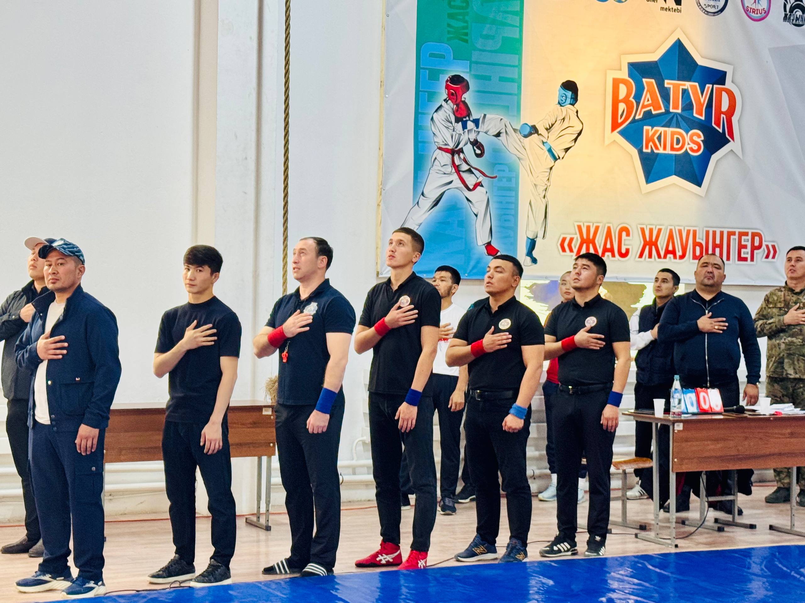 Новокуйбышевскідегі тәуелсіз жезөкшелер Кіреберістегі орыс аққұбасымен жыныстық қатынас