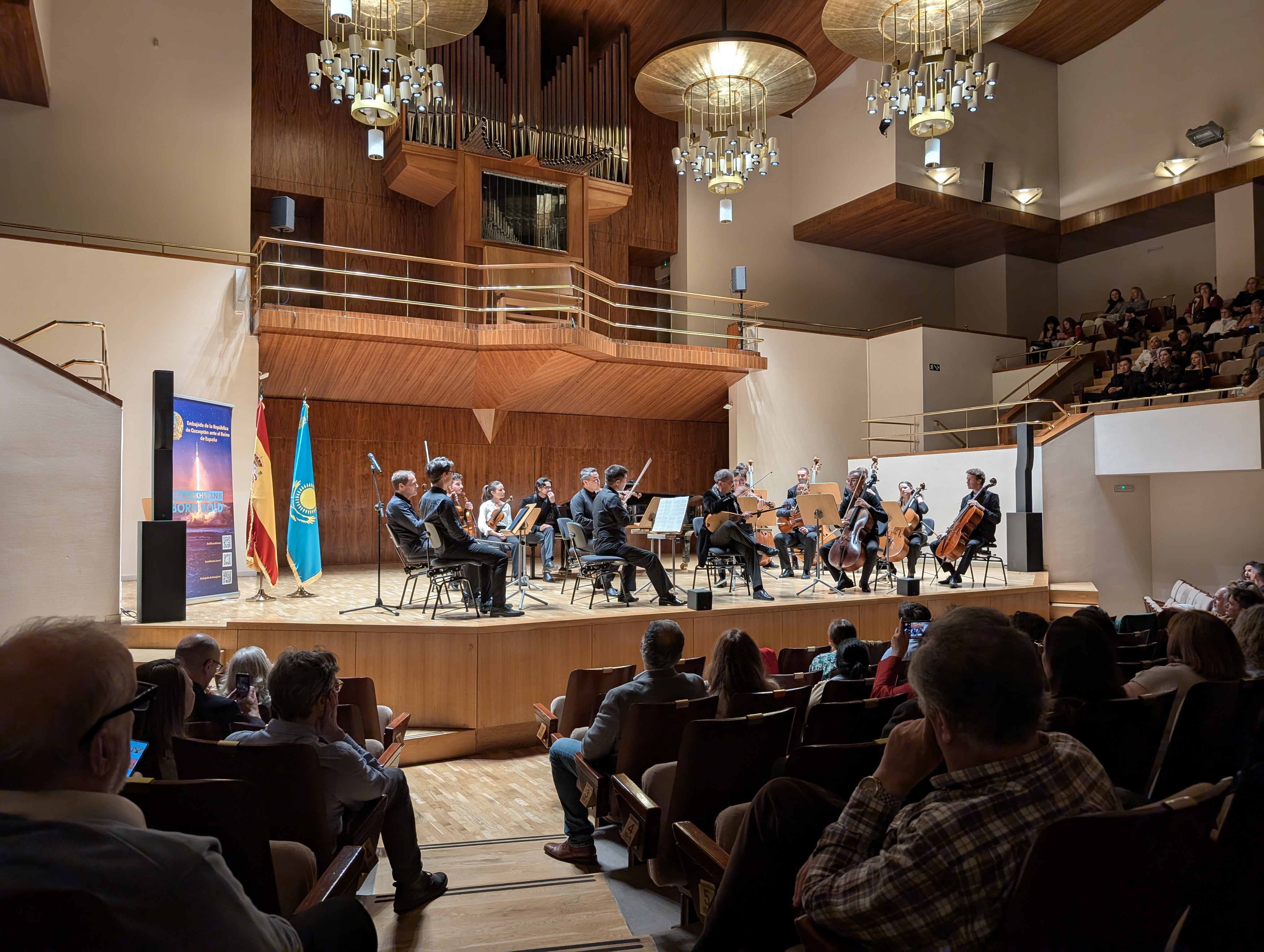 Музыкальный вечер Казахстана объединил публику Мадрид ко Дню Республики