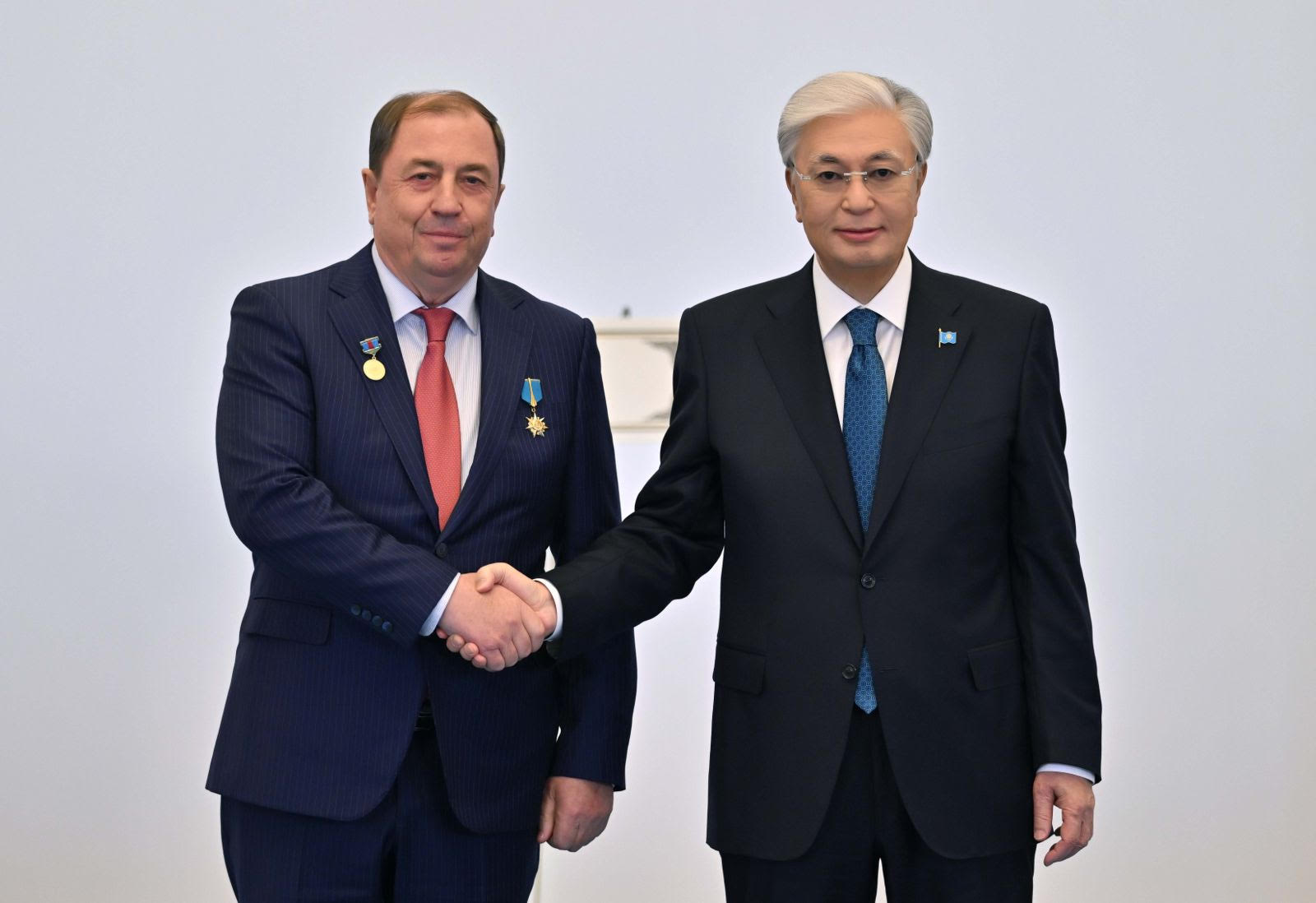 Президент Республики Казахстан наградил Ивана Сауэра почетным званием «Қазақстанның еңбек сіңірген қайраткері»