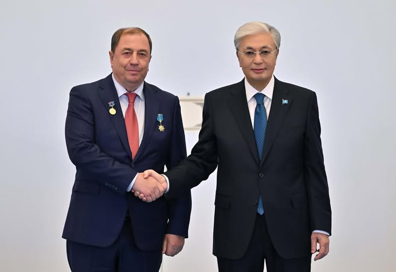 Қазақстан Республикасы Президенті Иван Сауэрді «Қазақстанның еңбек сіңірген қайраткері» құрметті атағымен марапаттады