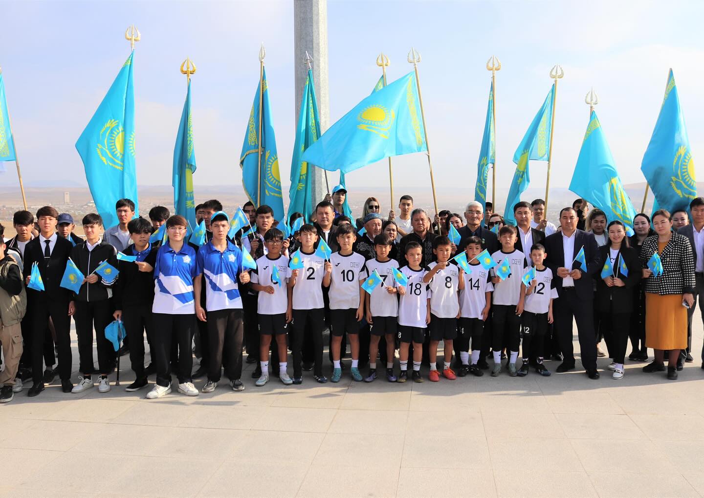 КЕНТАУДА РЕСПУБЛИКА КҮНІ КӨКТӨБЕДЕ ӘНҰРАНМЕН БАСТАЛДЫ