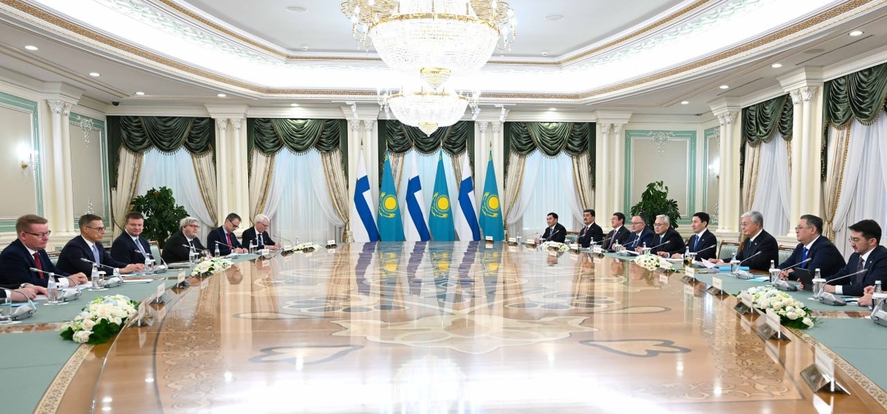 Белдік киген сәбилермен порно