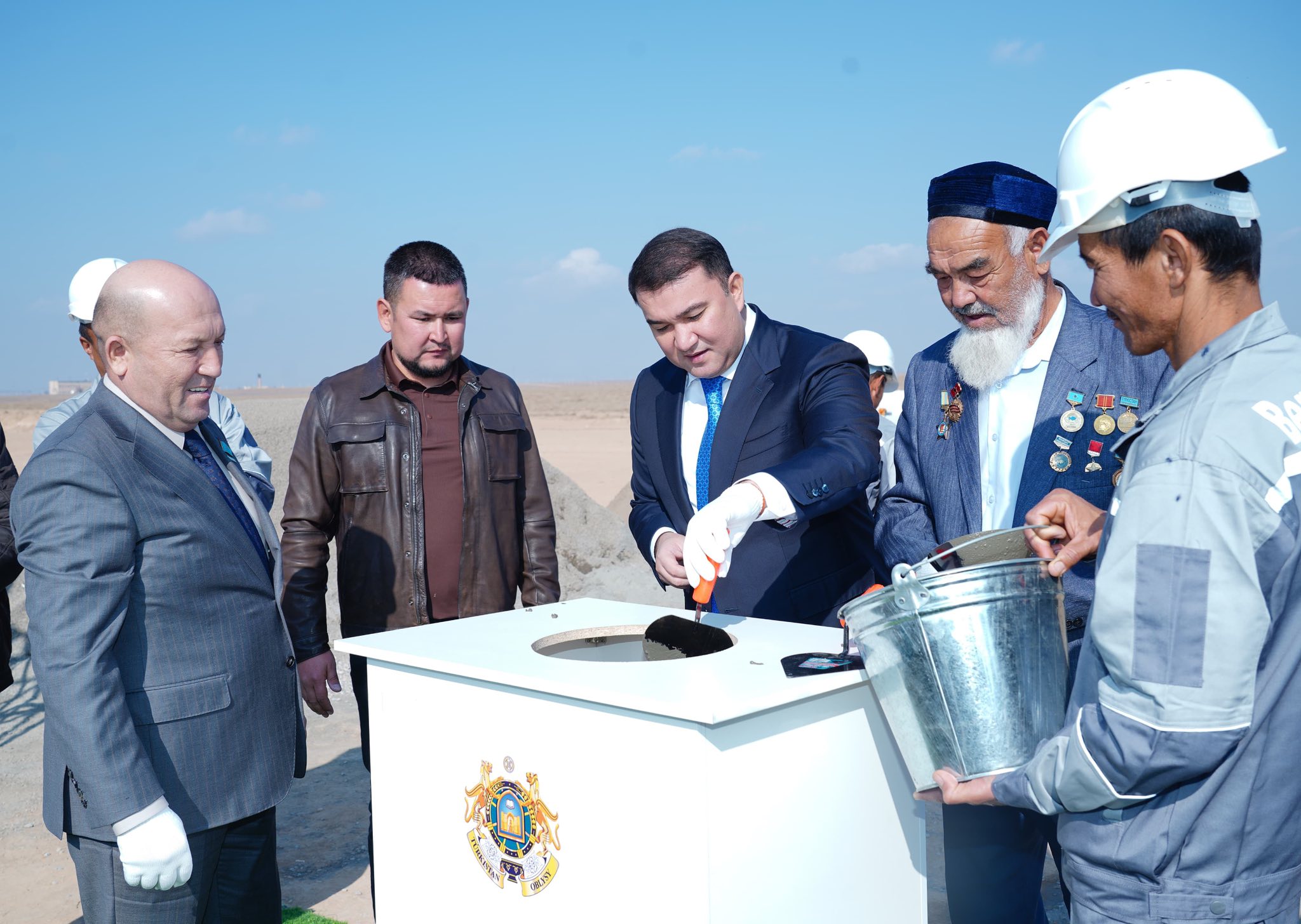 ТУРКЕСТАН: ЗАЛОЖЕНА КАПСУЛА НОВОГО ПРОИЗВОДСТВА СТОИМОСТЬЮ 7 МЛРД ТЕНГЕ НА ТЕРРИТОРИИ СПЕЦИАЛЬНОЙ ЭКОНОМИЧЕСКОЙ ЗОНЫ «TURAN»