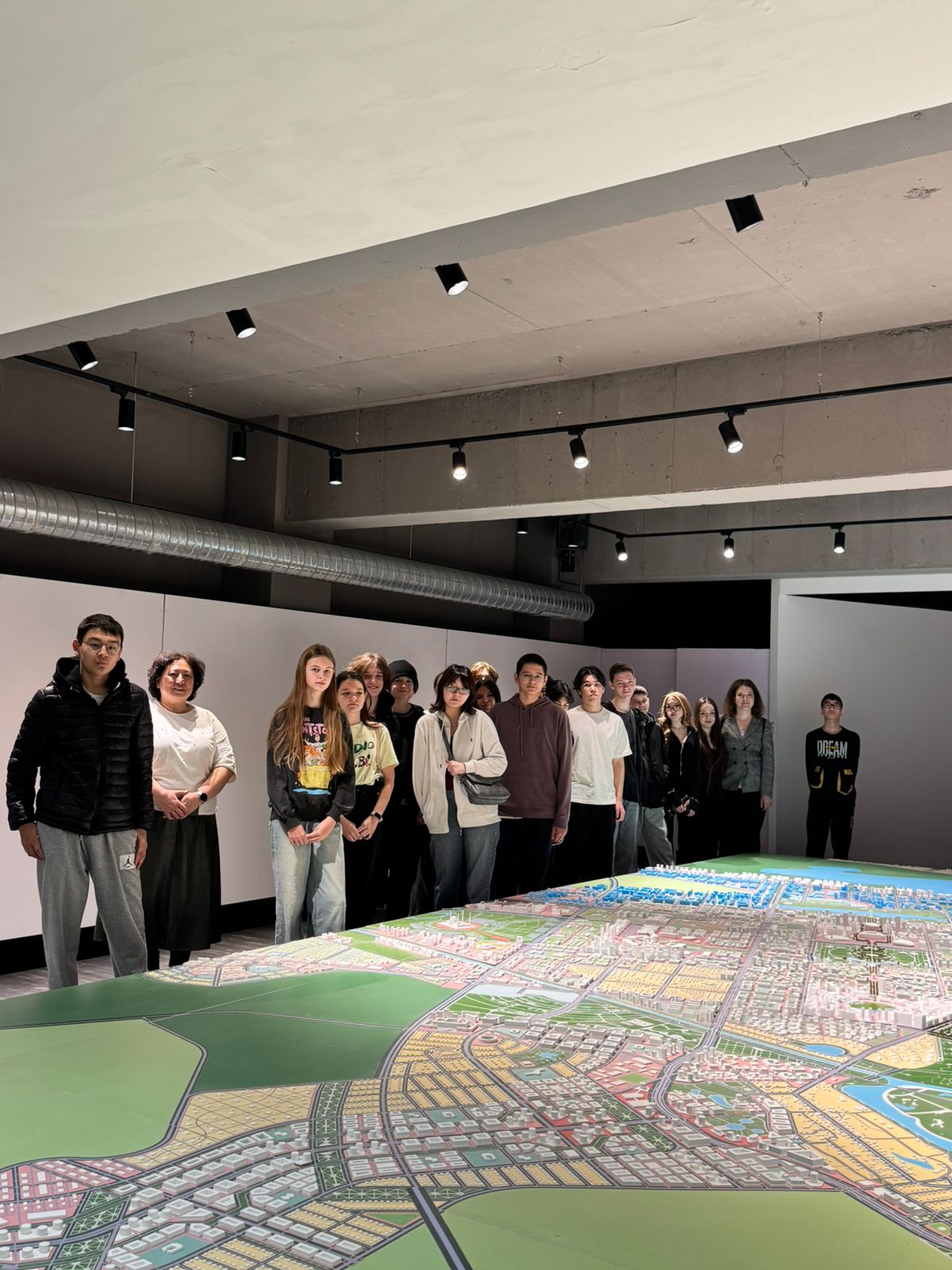 В ТОО «НИПИ «Астанагенплан» прошла профориентационная встреча со школьниками