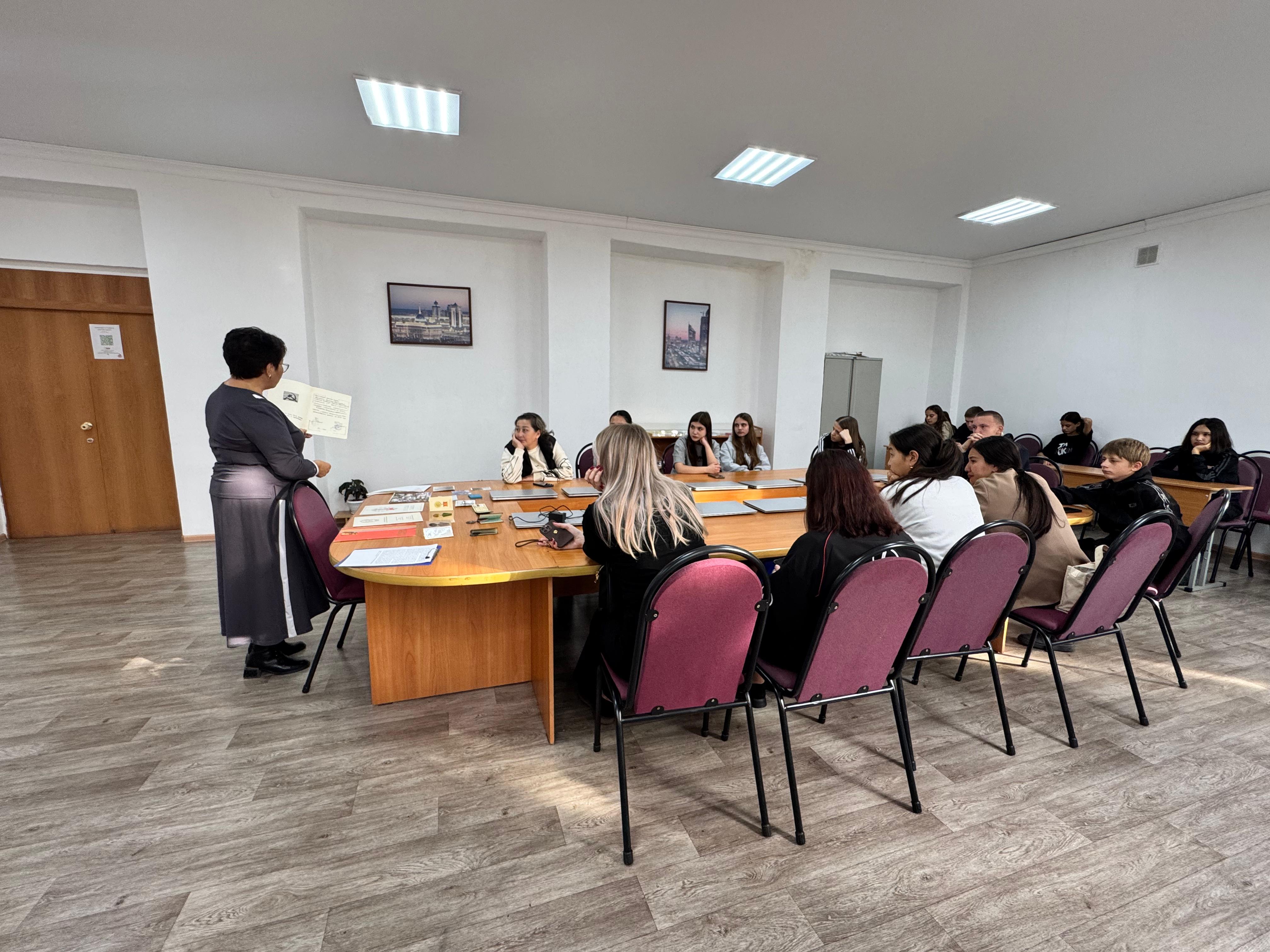 Аулиекольский региональный  госархив  о проведении школьном уроке «Где родился там и пригодился»