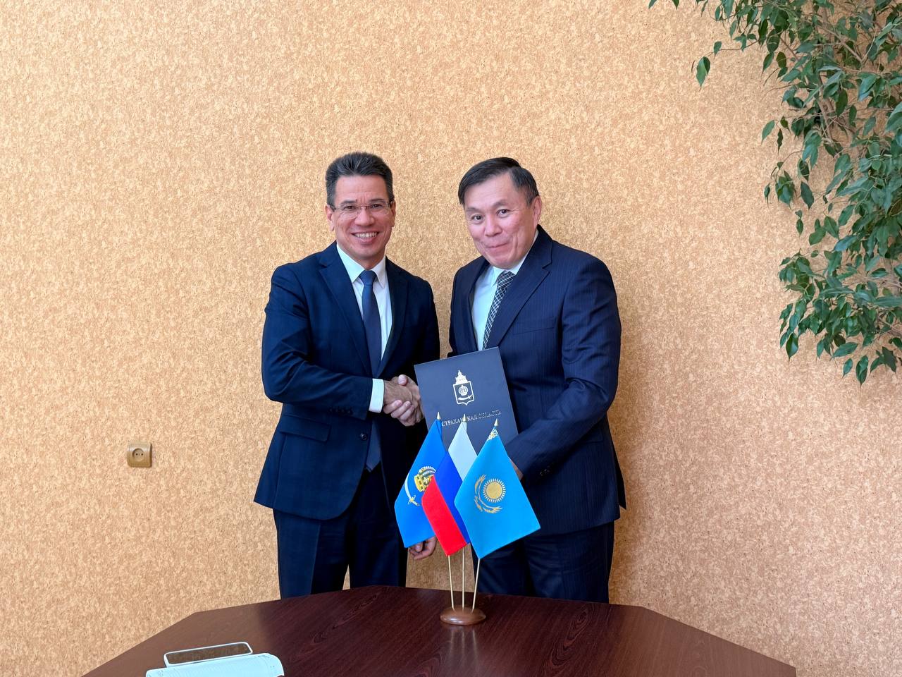 Рассмотрены вопросы активизации сотрудничества  между регионами Казахстана и Астраханской областью