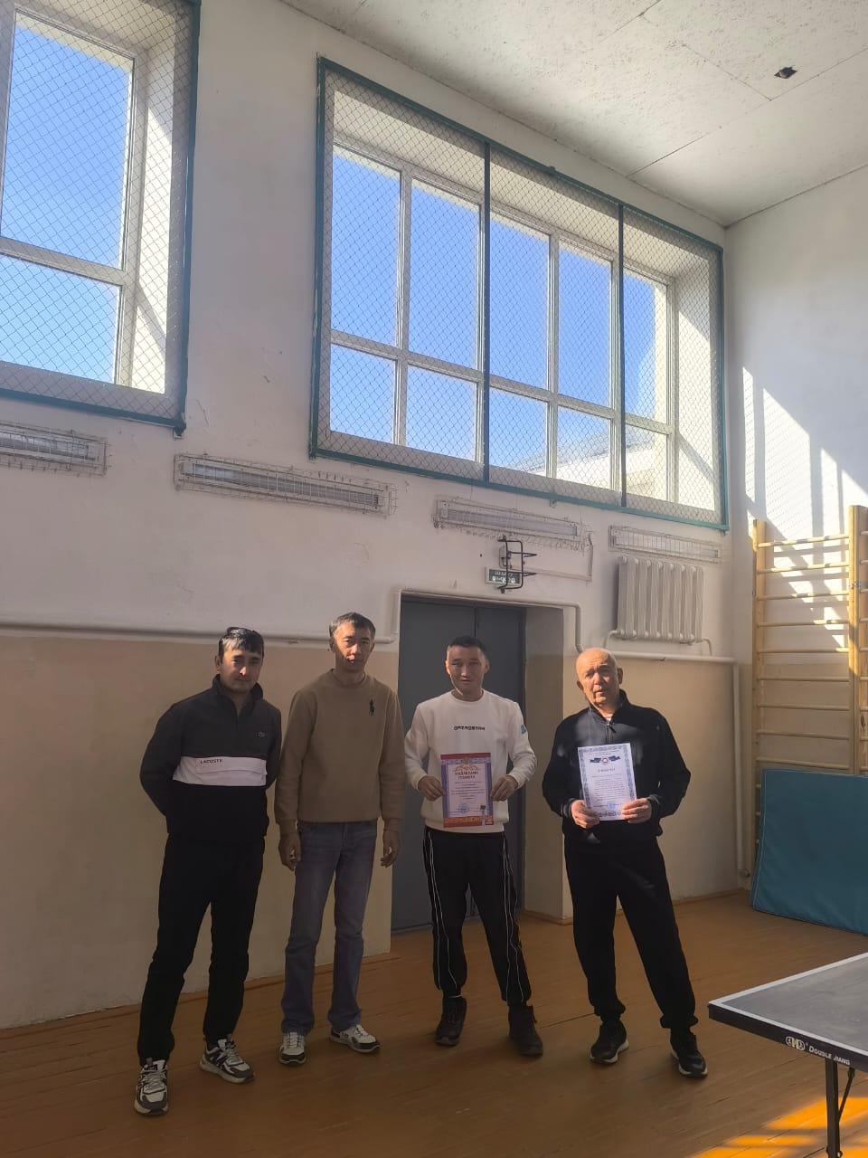 25  қазан  Республика  күніне  орай  үстел  теннисінен  өткен  жарыс!