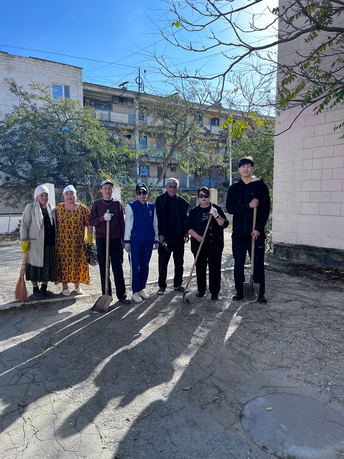 Субботник, проведенный сотрудниками Мангистауской региональной инспекции ко Дню Республики