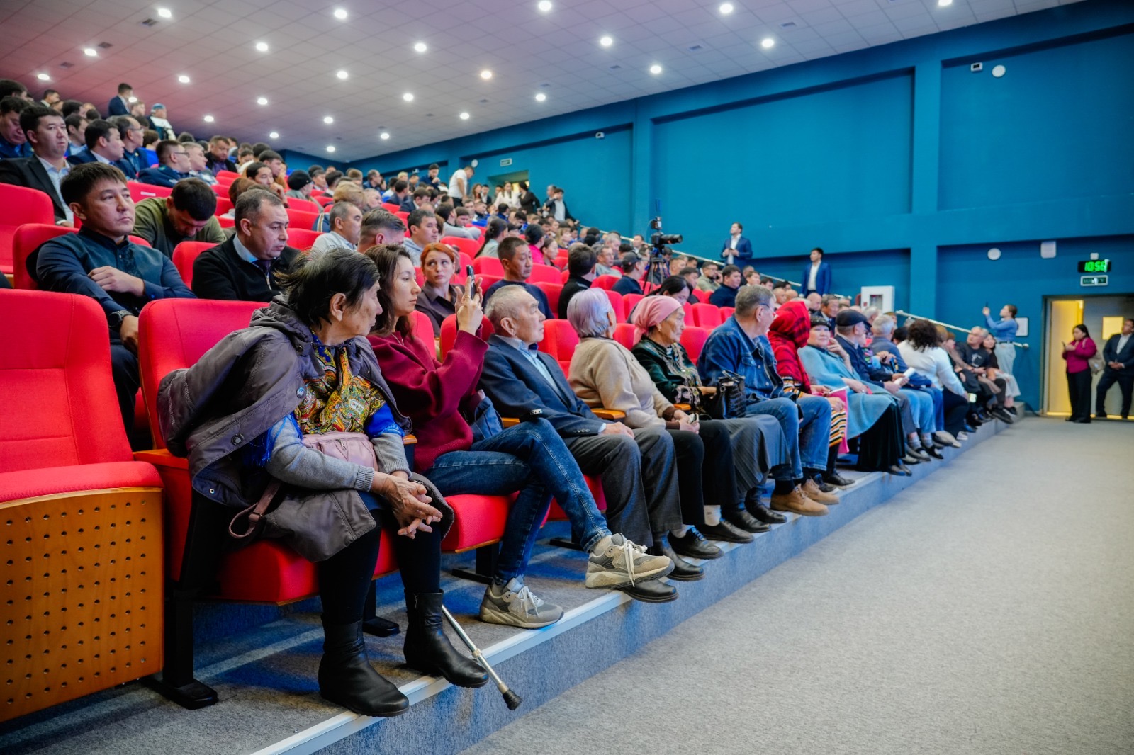 Аким Астаны встретился с жителями ЖМ «Уркер»