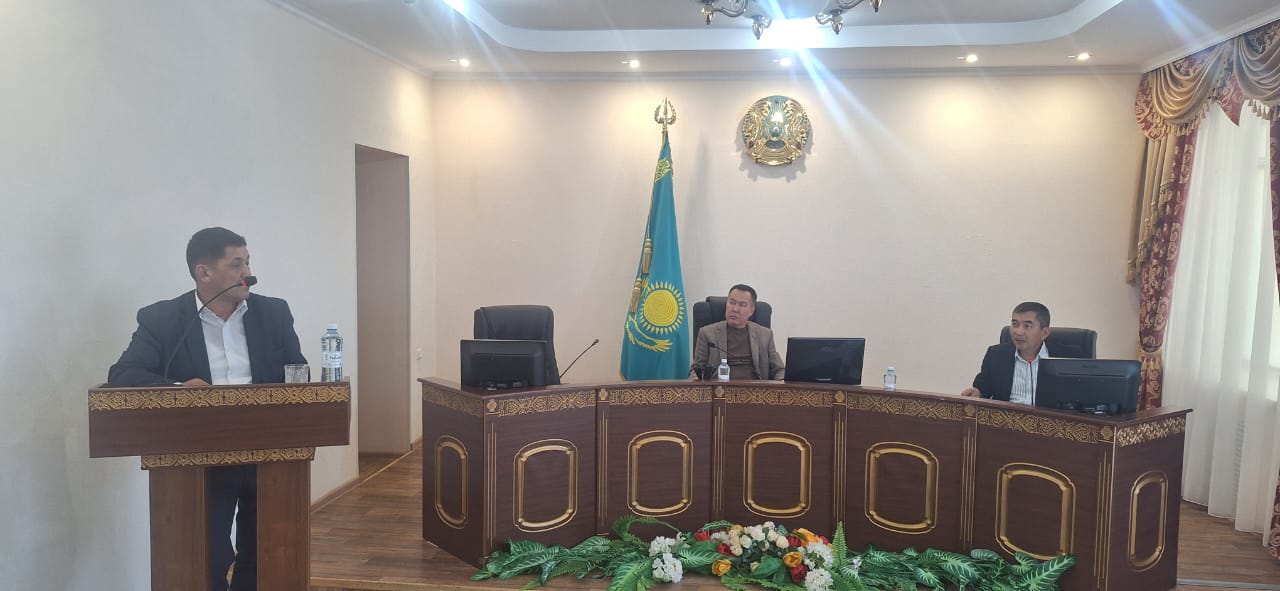 Жітіқара аудандық мәслихаты депутаттарының жұмыс отырысы