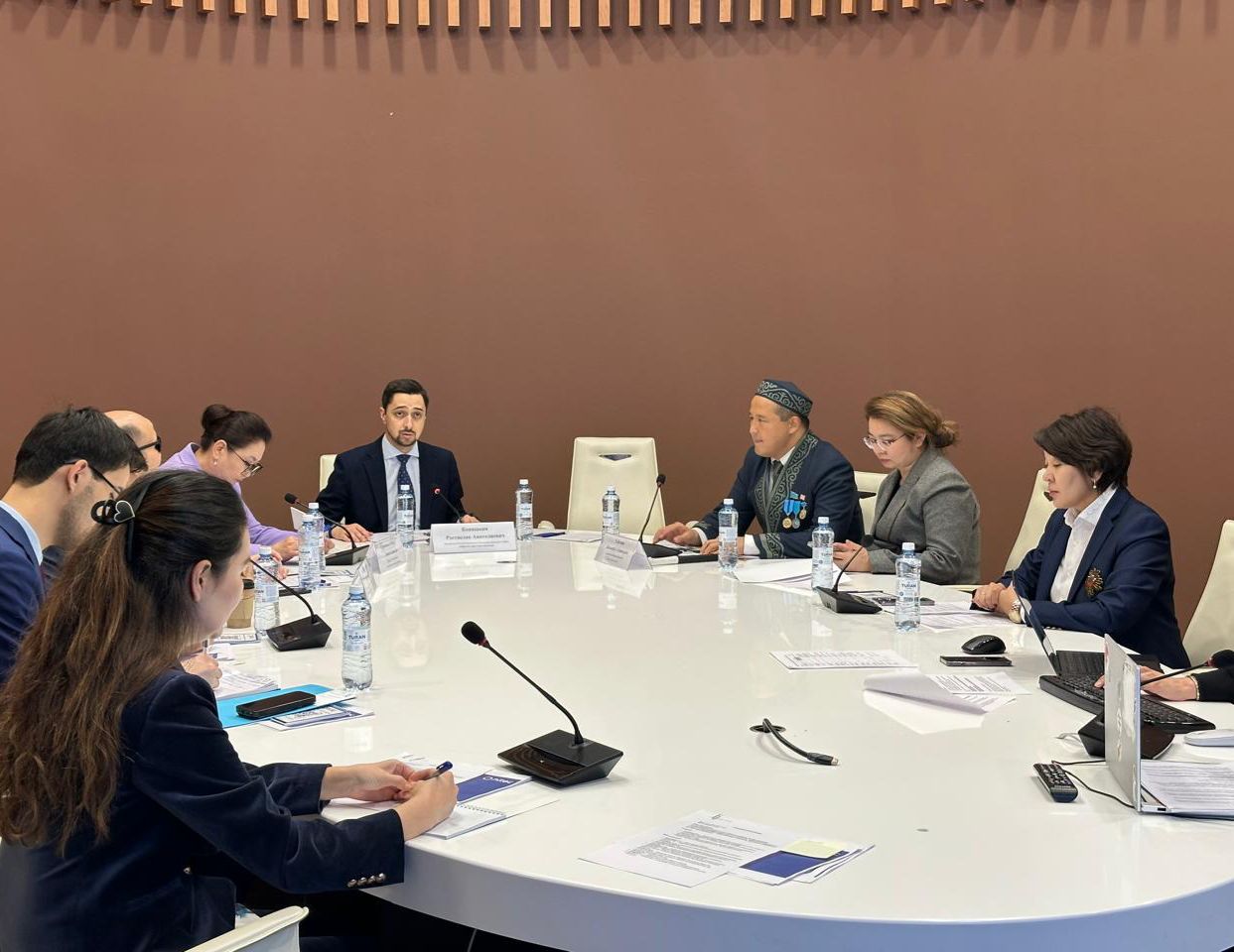 Астанада мүгедектігі бар адамдардың ақпаратқа қол жеткізу мәселесі талқыланды