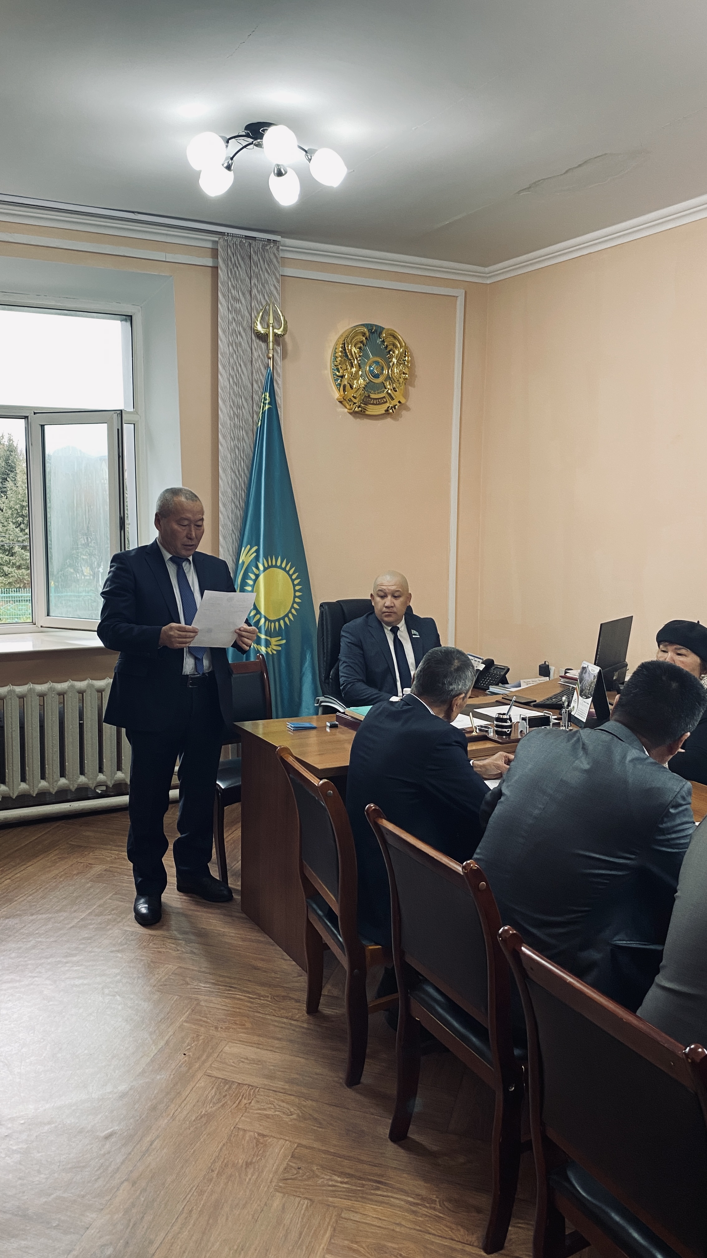 Вручение удостоверения и нагрудного знака