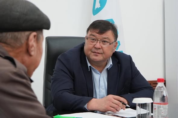 АУДАН БАСШЫСЫ ТҰРҒЫНДАР КӨТЕРГЕН МӘСЕЛЕЛЕРДІ БАҚЫЛАУҒА АЛДЫ