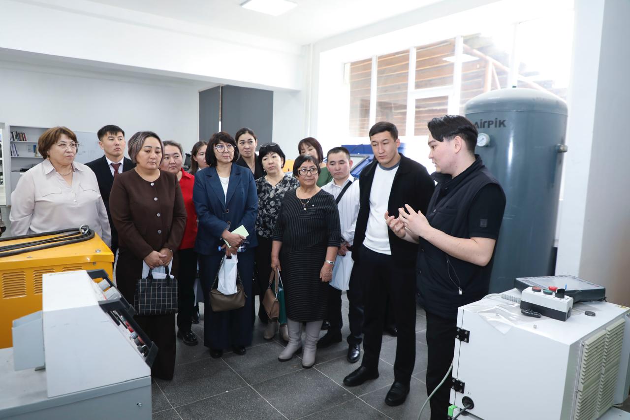 Итоги форсайт-семинара «Современные стратегии повышения успеваемости по математике, физике и информатике: университет и школа»