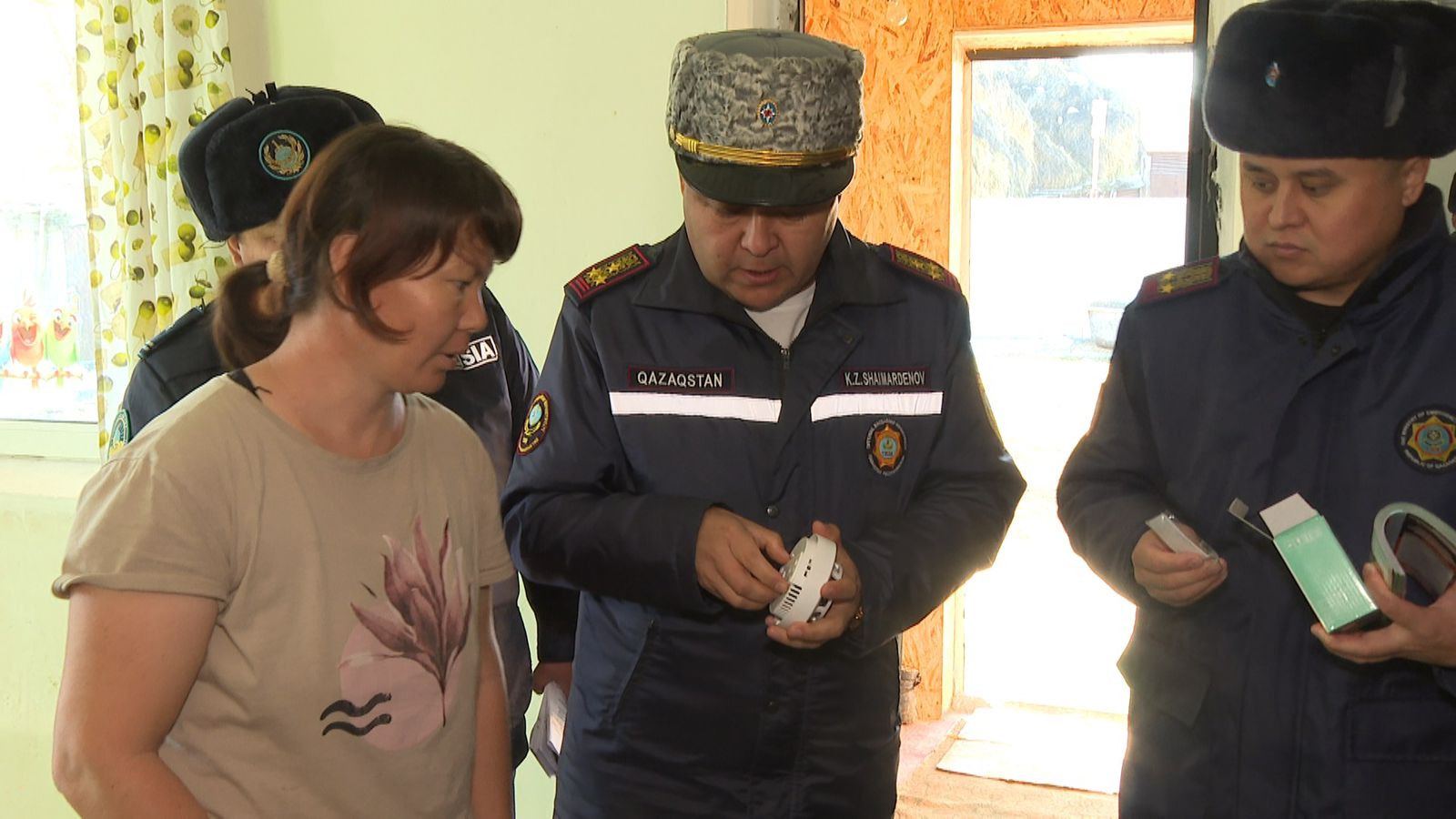 Ит стиліндегі порнофотосуреттер, анус пен кисканың үлкен жоспары