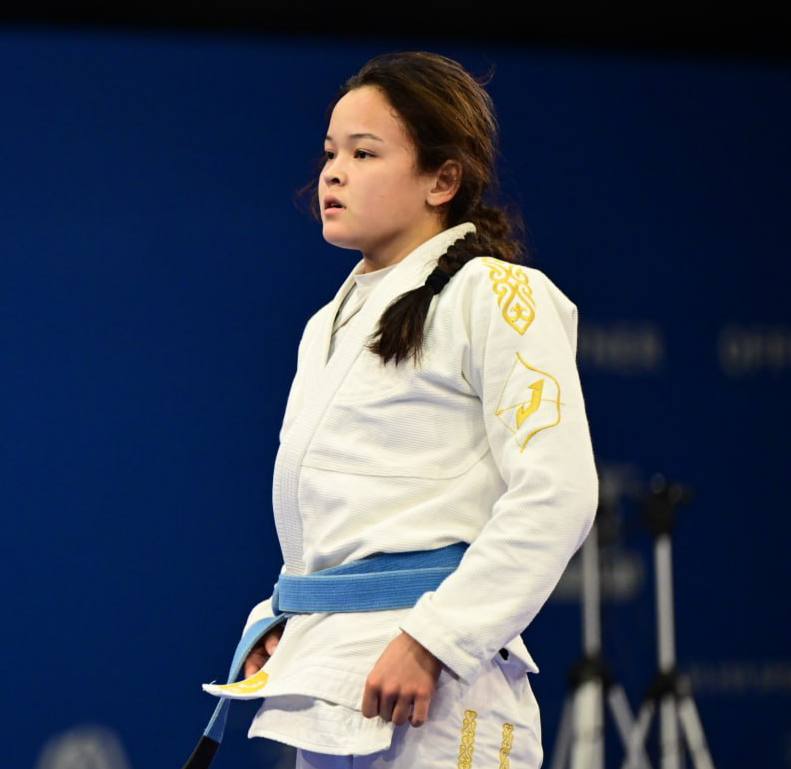 Амина Жұмабекова күміс медаль жеңіп алды