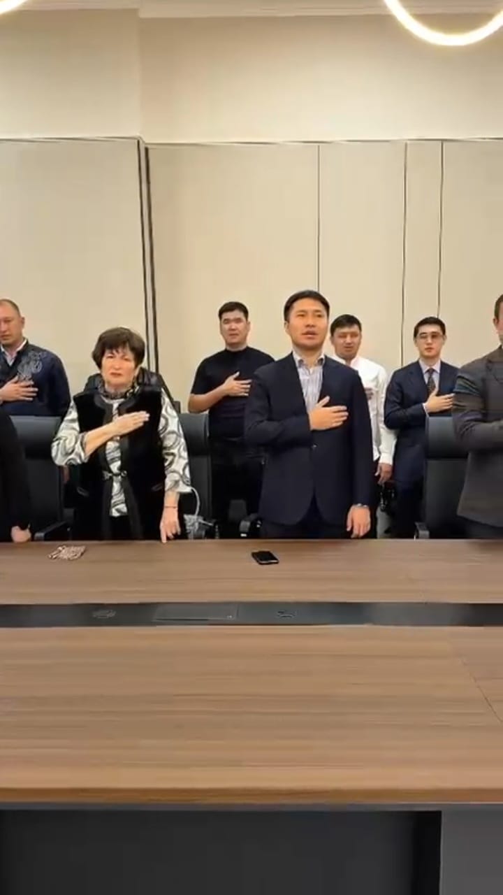 На торжественном собрании новые сотрудники приняли присягу государственного служащего