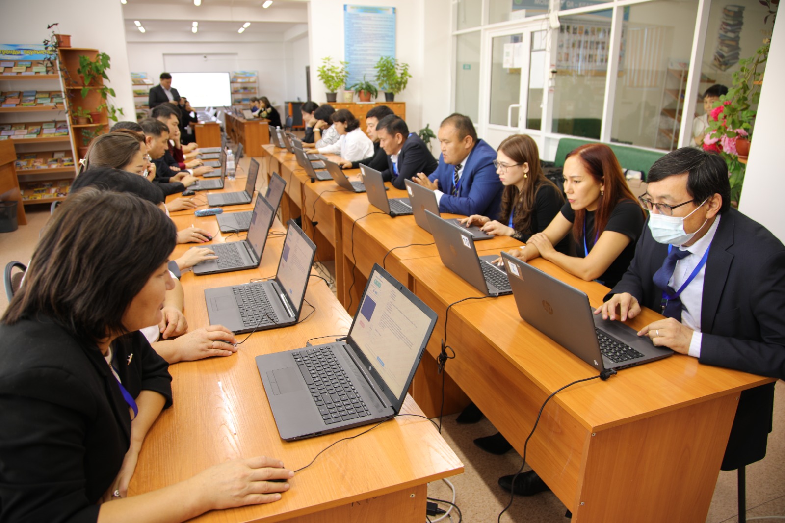 Талдықорғанда «Өткеннен болашаққа: Тарихты жасанды интеллект арқылы зерттеу» тақырыбындағы республикалық семинар өтті