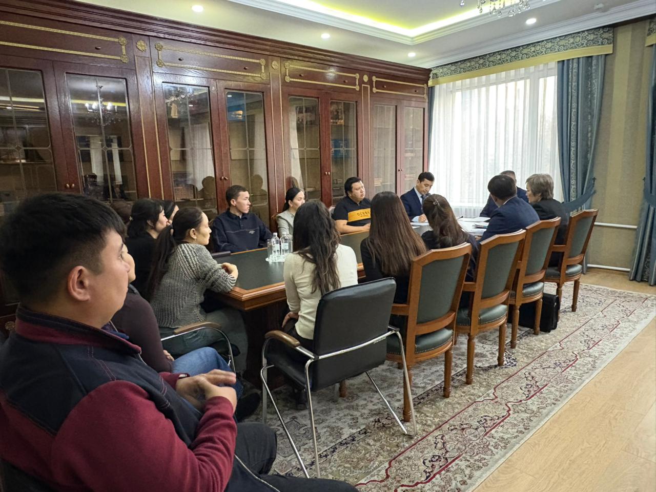 В маслихате прошла встреча с поставщиками услуг дополнительного образования