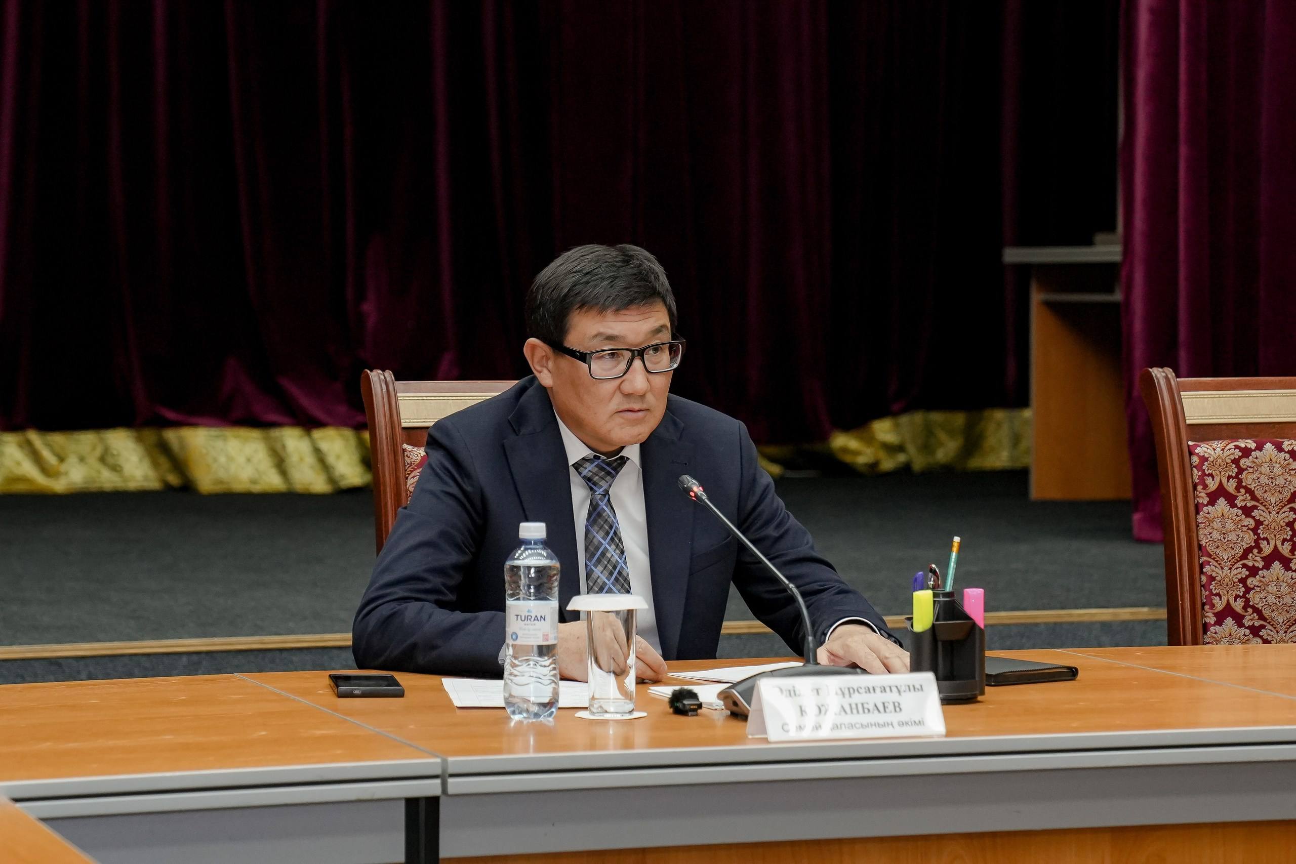 Аким города встретился с жителями дачного массива Мурат