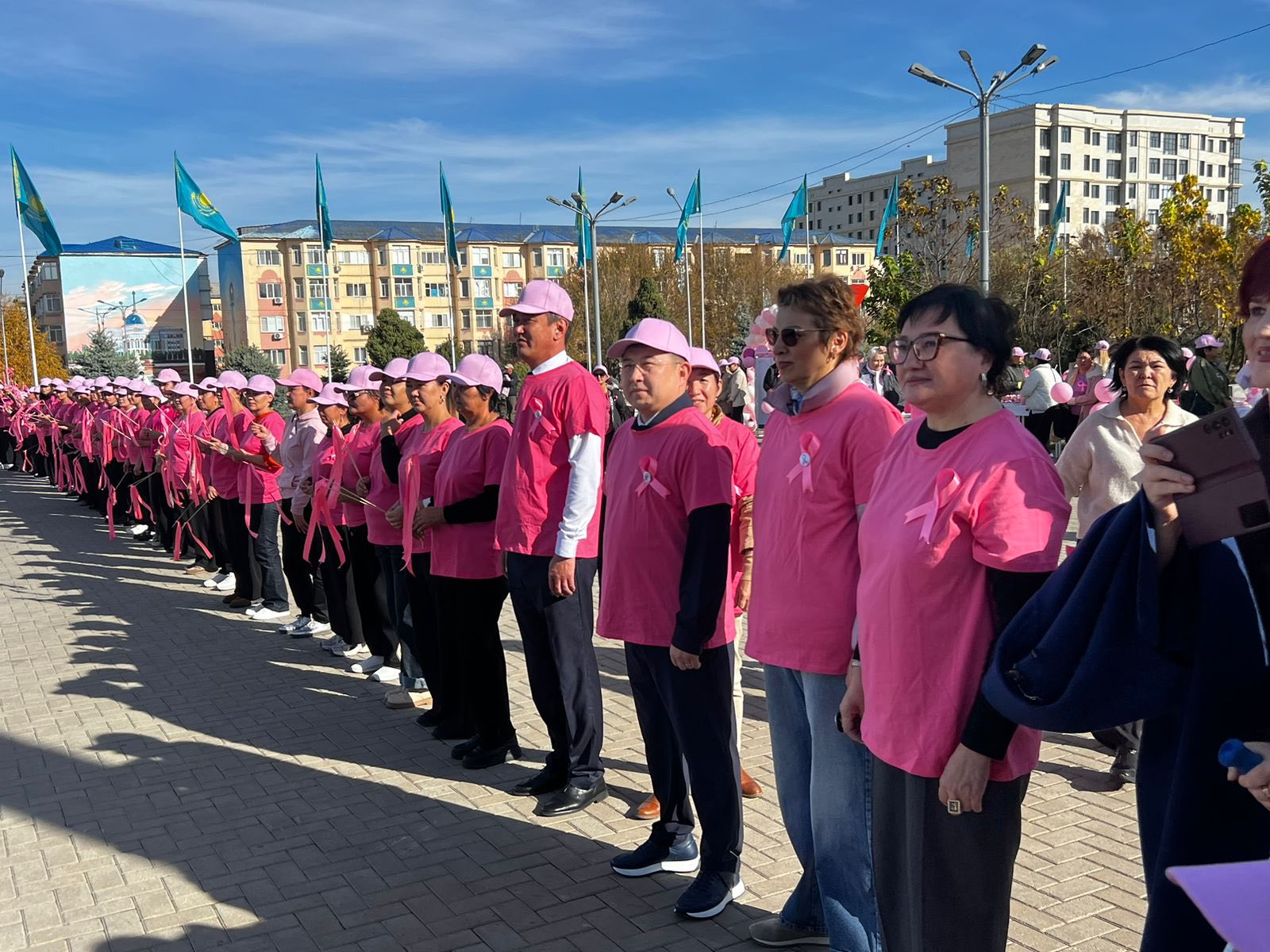 В Таразе состоялась широкомасштабная акция «Розовый Октябрь»
