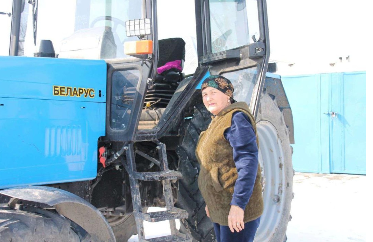 Еңбек адамы. Трактор тізгіндеген Шакира Идрисова