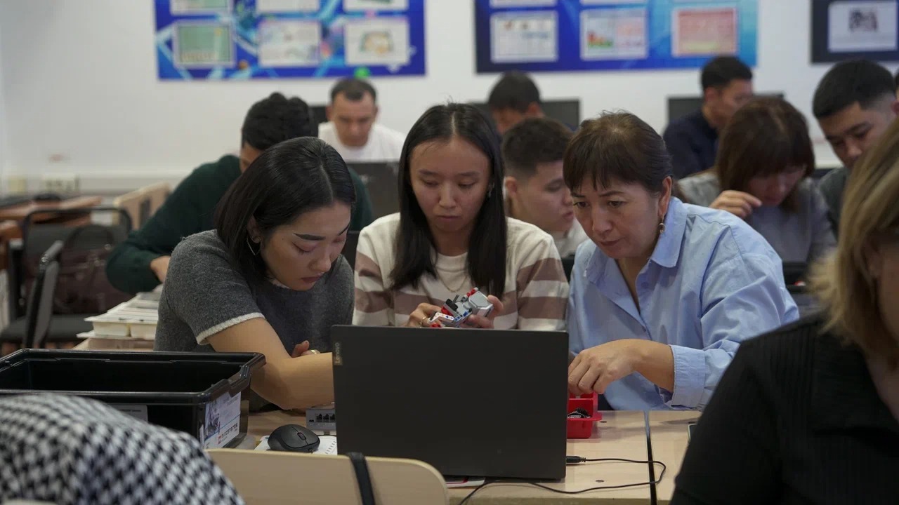 «ROBOBASTAU» ЖОБАСЫН ІСКЕ АСЫРУ НӘТИЖЕЛЕРІ. Өскемен қаласының мектептерінде робототехника бойынша тегін үйірмелерді іске қосу жобасы