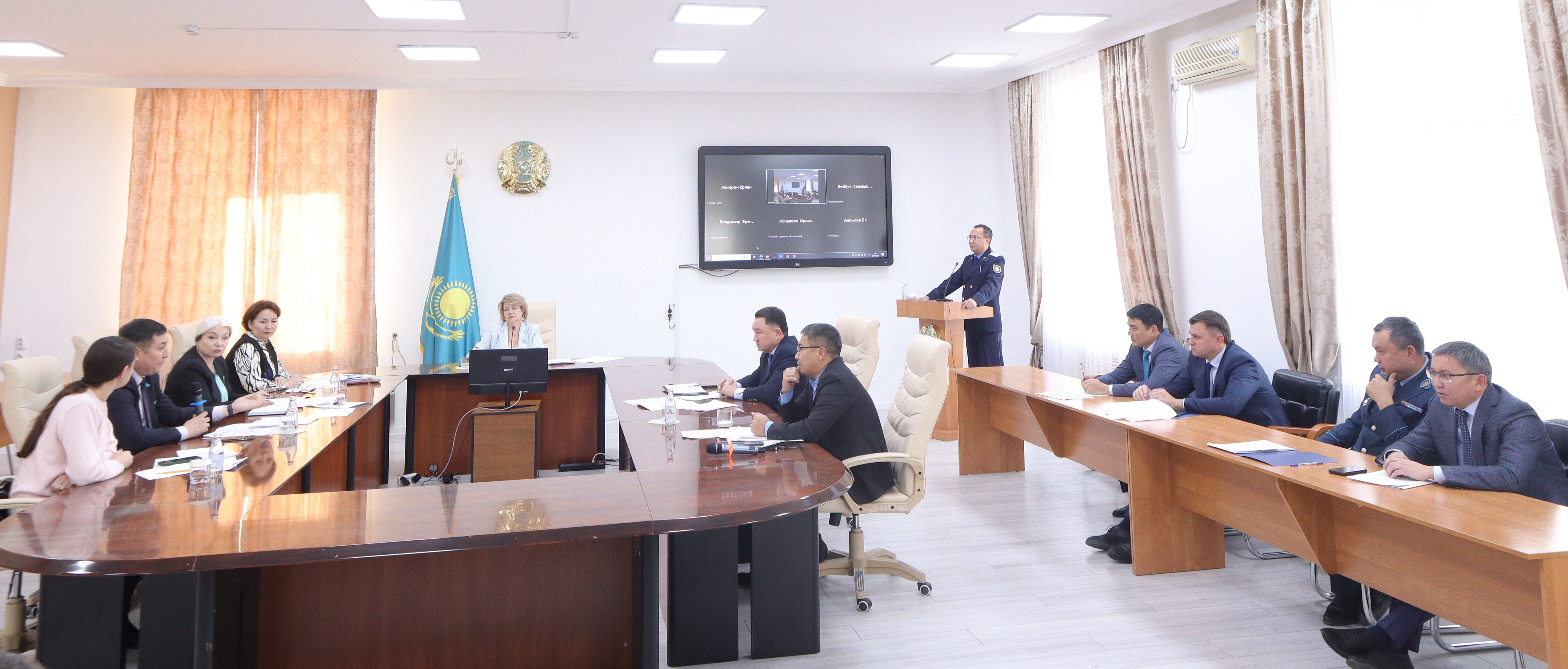 Рассмотрены вопросы дорожной инфраструктуры и безопасности