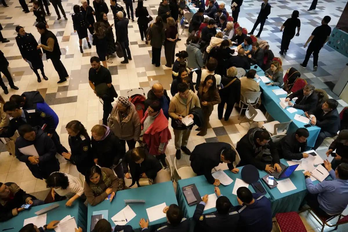 «Народный юрист»: жители столицы получили юридические консультации от специалистов