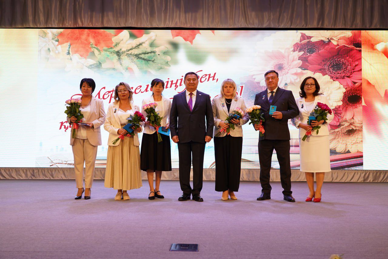 Ақмола облысының үздік педагогтары Мұғалімдер күніне орай құрмет пен марапатқа ие болды