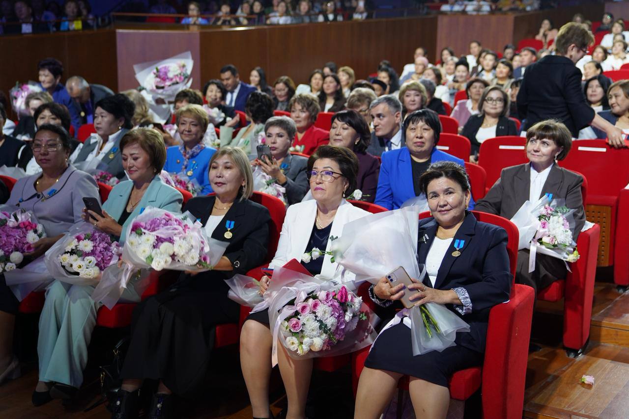 «Педагогтердің мәртебесін нығайту, біліктілігін арттыру және олардың шығармашылық жұмысына жағдай жасау - басты басымдық» - Оқу-ағарту министрі Жұлдыз Сүлейменова