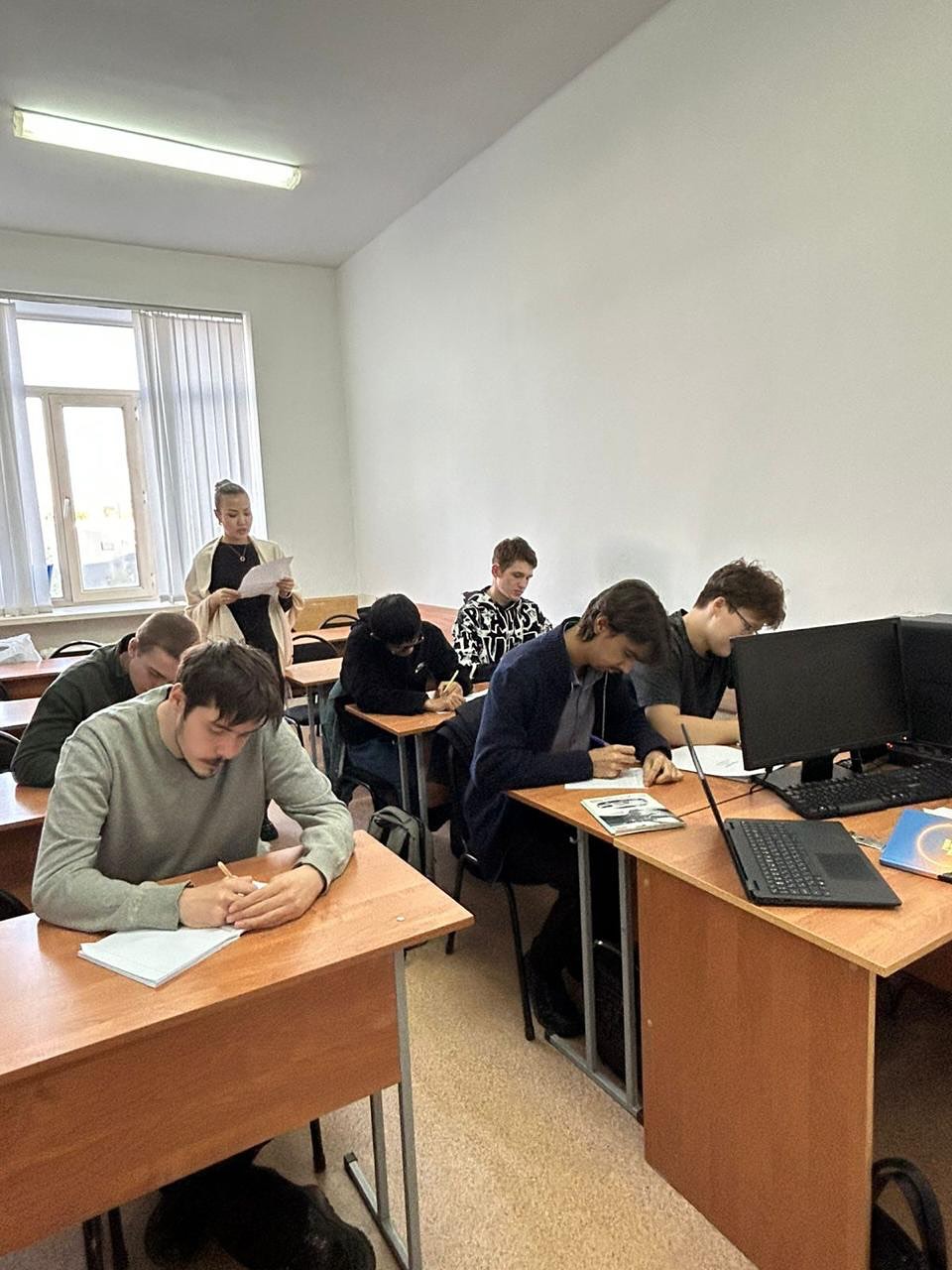 В Караганде продолжается акция «Национальный диктант».