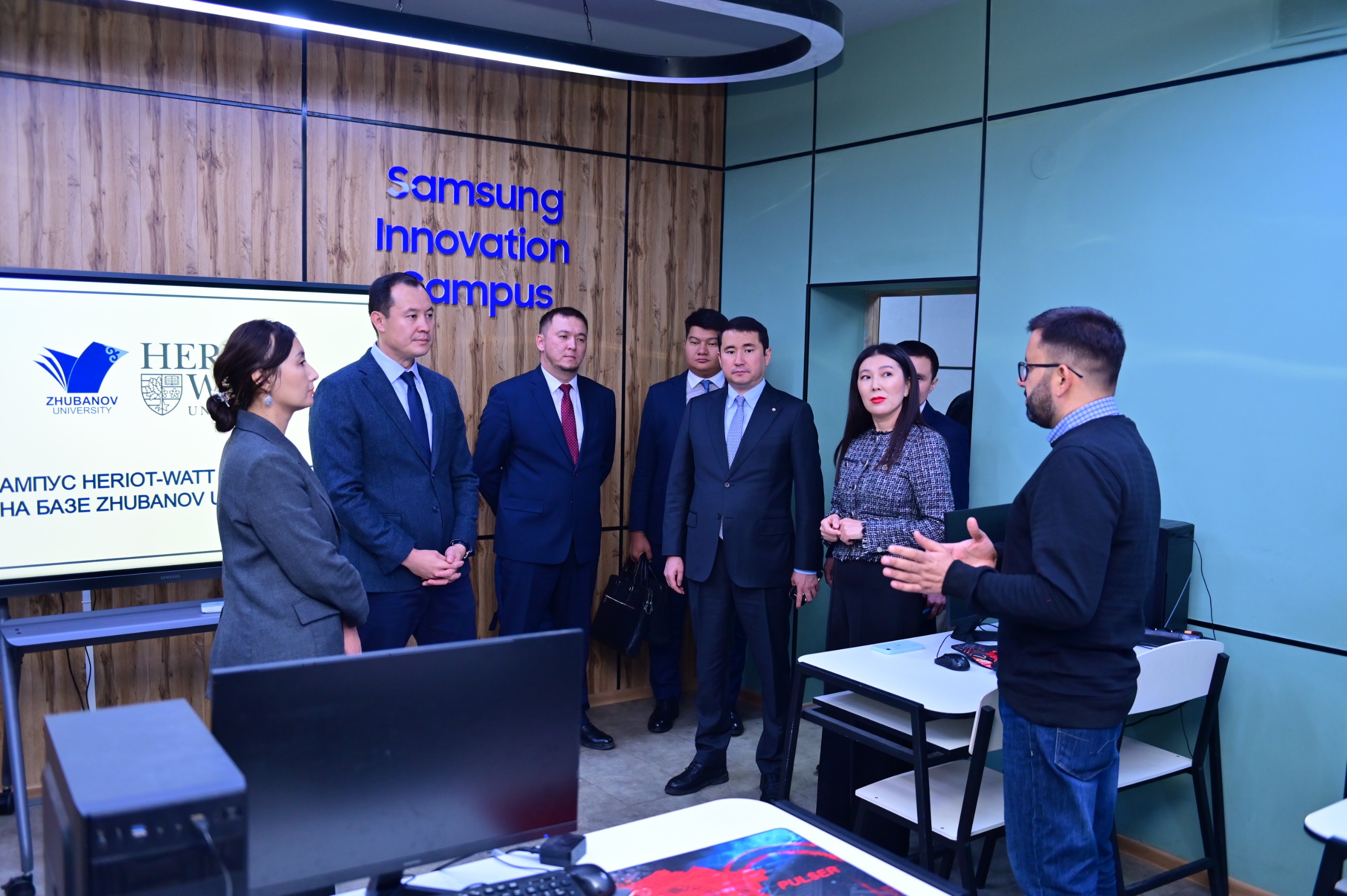 ИНЖЕНЕРЛІК КАДРЛАРДЫ ДАЯРЛАУ: ЭНЕРГЕТИКА ВИЦЕ-МИНИСТРІ HERIOT-WATT KAZAKHSTAN КАМПУСЫНДА БОЛДЫ