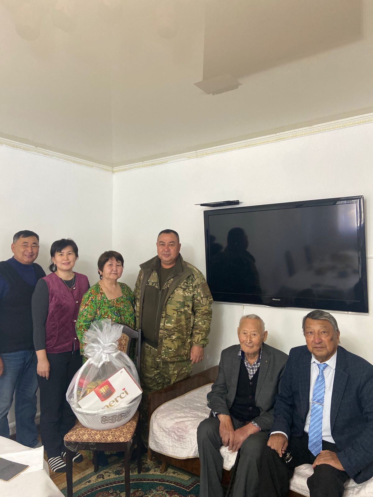 День пожилых – день признательности: сотрудники ДЧС поздравили ветеранов службы