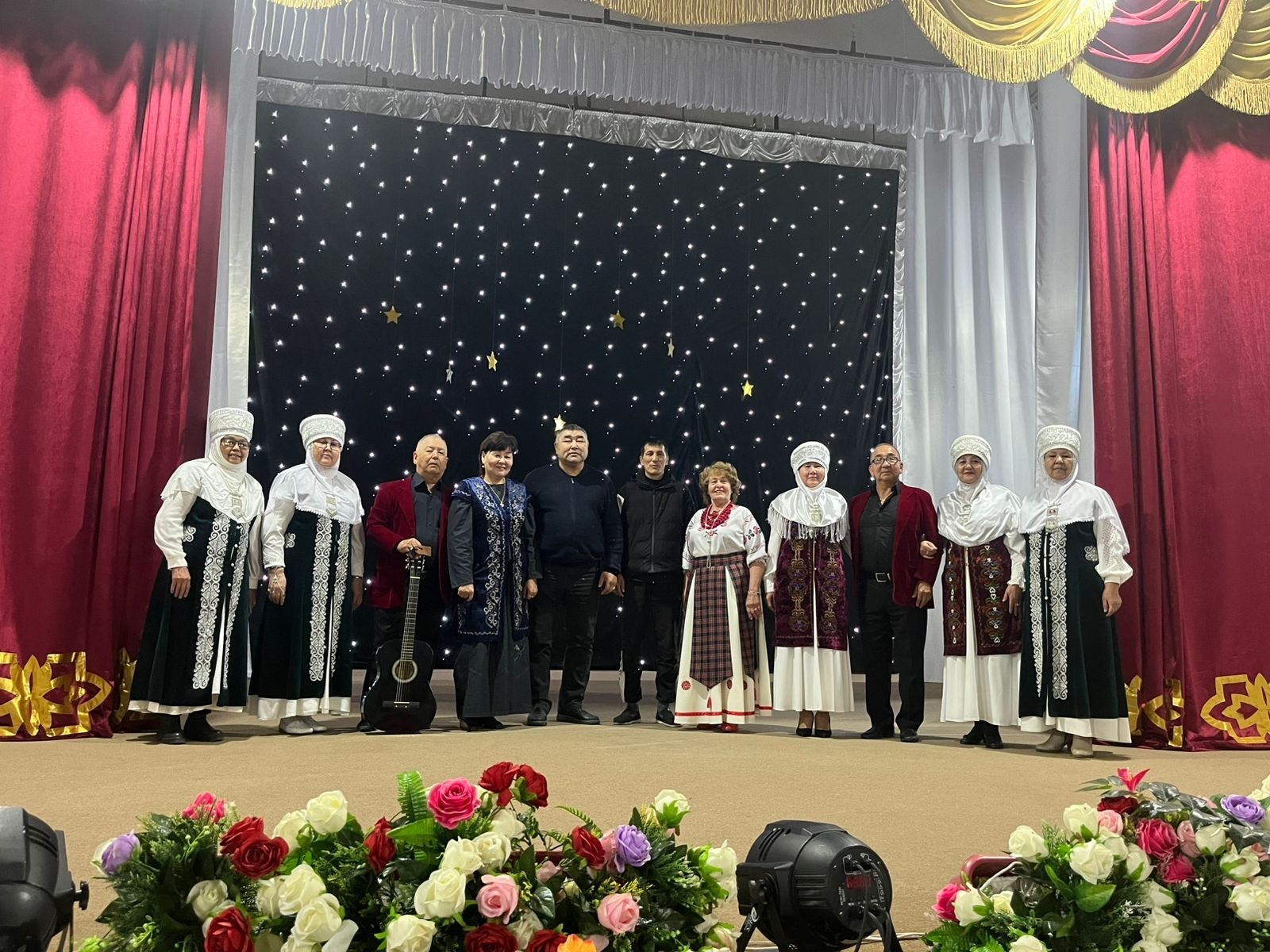 в Доме культуры села состоялось праздничное мероприятие под названием «Старшее поколение — моё золотое сокровище», приуроченное ко Дню пожилых людей.