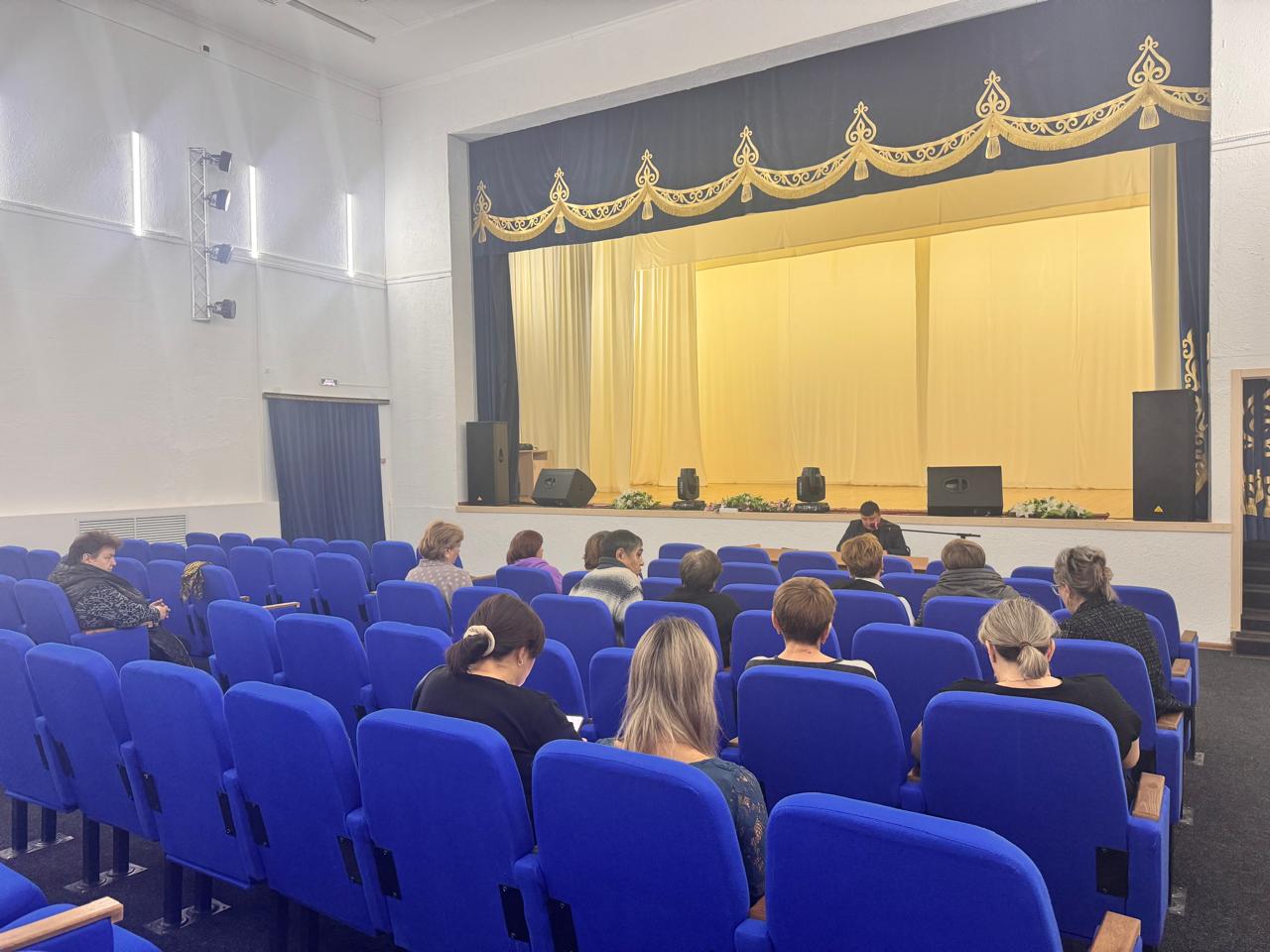 Белоглин ауылдық округінің әкімі Баймұханов Ж.Б.-ның 2025 жылдың 9 айындағы әлеуметтік-экономикалық даму қорытындылары және алдағы кезеңге қойылған міндеттері туралы есептік кездесуі