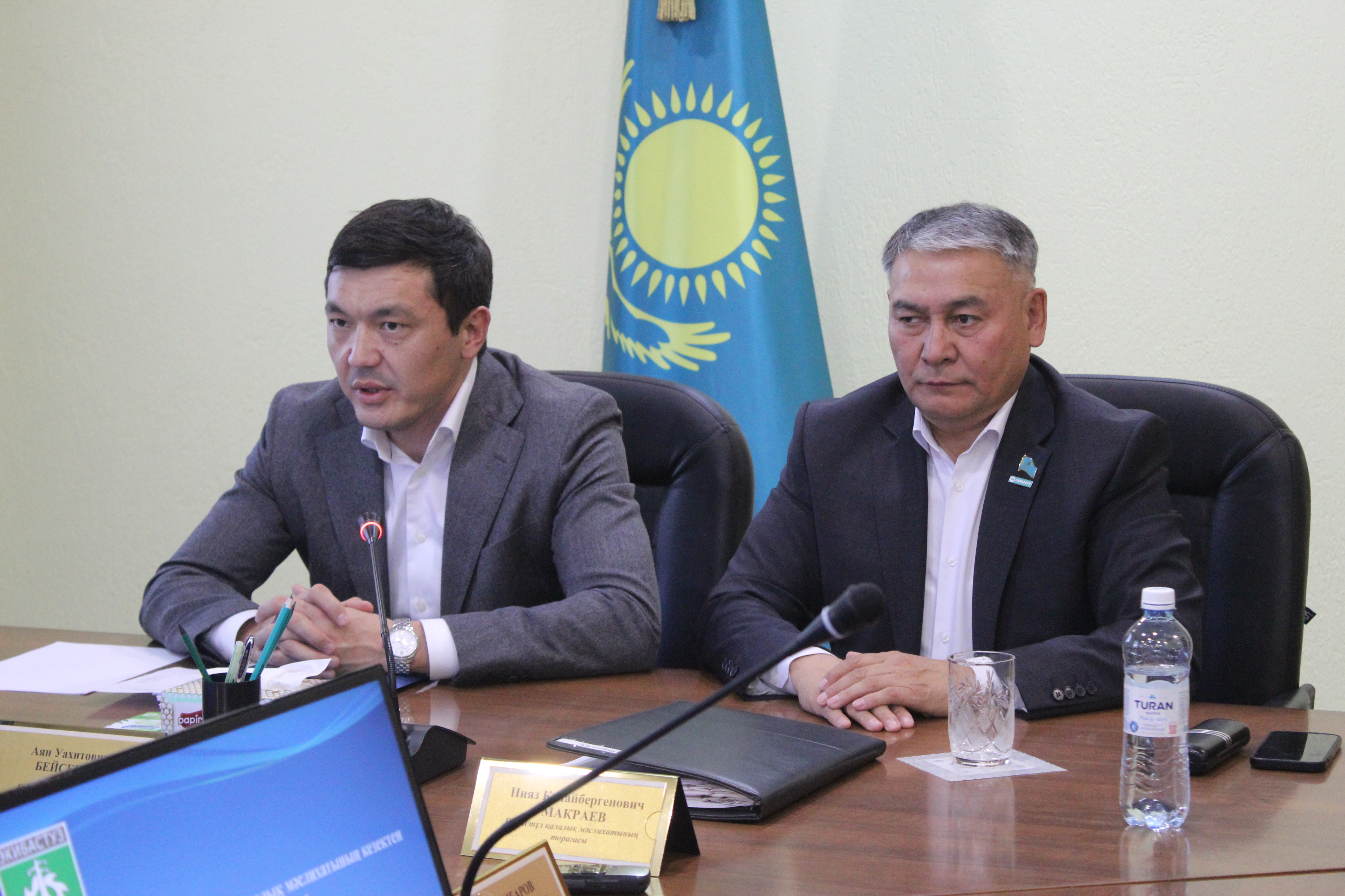 9 қазанда Н.К. Макраевтың төрағалығымен Екібастұз қалалық мәслихатының кезектен тыс ХХХІV сессиясы өтті. Сессия жұмысына қала әкімі А.У.Бейсекин қатысты.