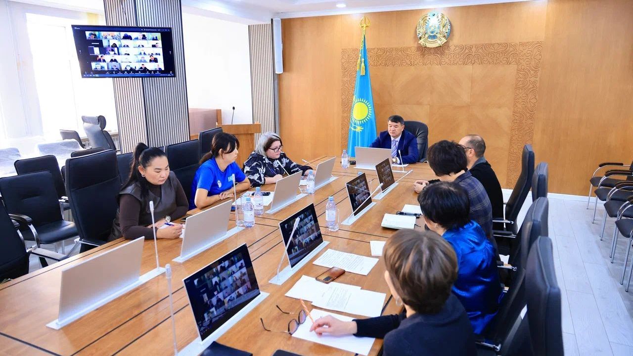 Қарағанды облысында ерекше балалардың ата-аналары мен билік өкілдері маңызды мәселелерді бірлесе талқылады