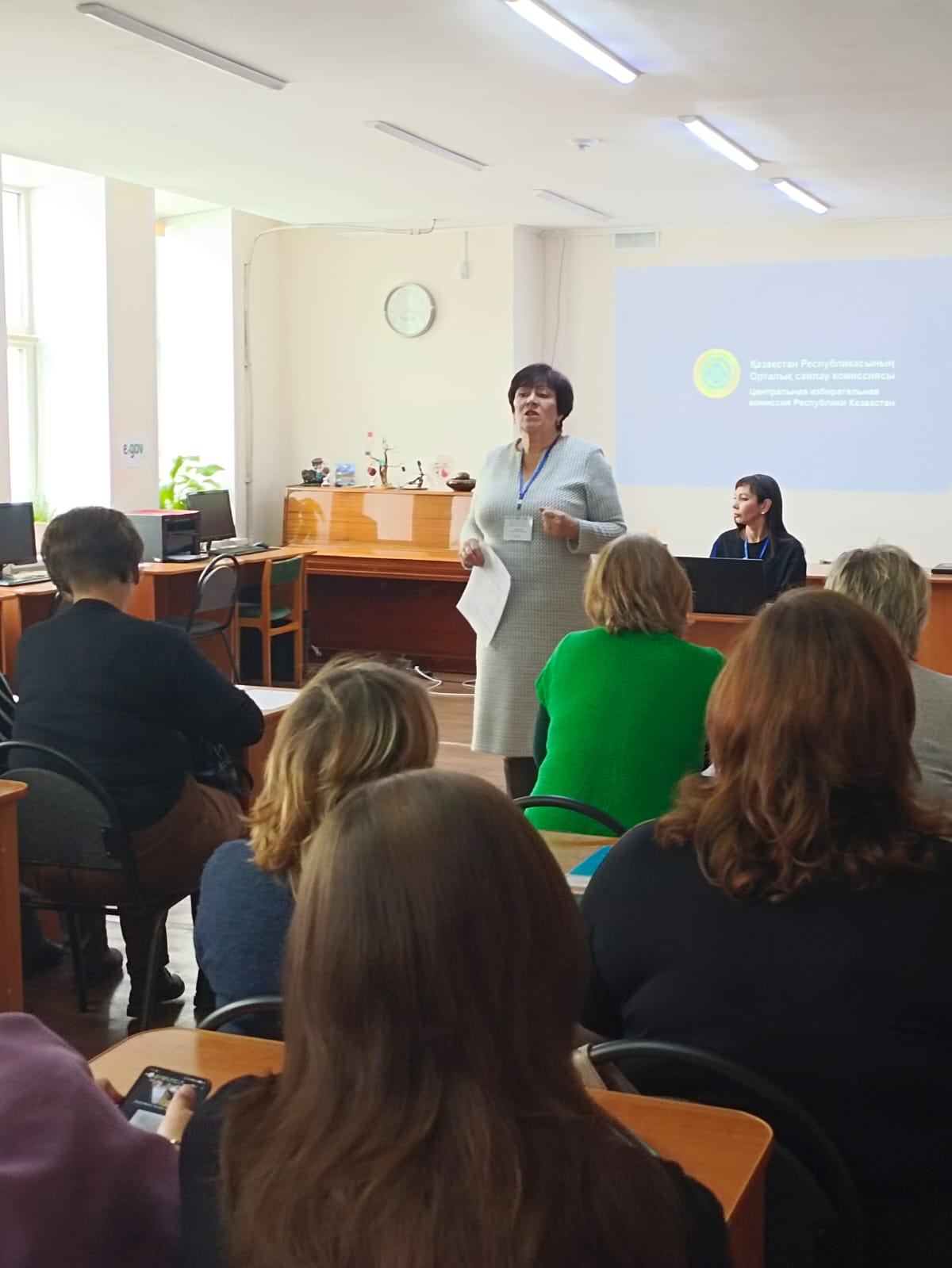 8 октября 2025 года Риддерской городской территориальной избирательной комиссией был организован обучающий семинар с членами избирательных комиссий избирательного округа №3 города Риддера. Обучение проведено председателем городской избирательной комиссии Агешкиной Е.В. по принципу каскадного метода. Для мероприятия использованы информационные презентации, разработанные членами Центральной избирательной комиссии.