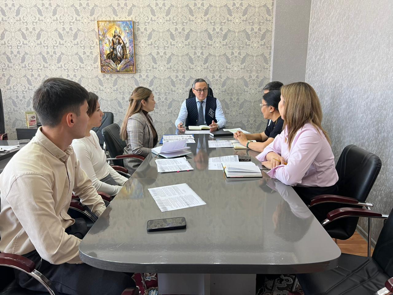 Сегодня под председательством заместителя акима было проведено совещание.