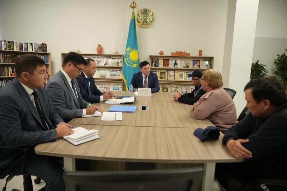 ТҮРКІСТАН: ТҰРҒЫНДАР ЖЕКЕ ҚАБЫЛДАУДА ТҮЙТКІЛДІ МӘСЕЛЕЛЕРДІ КӨТЕРДІ