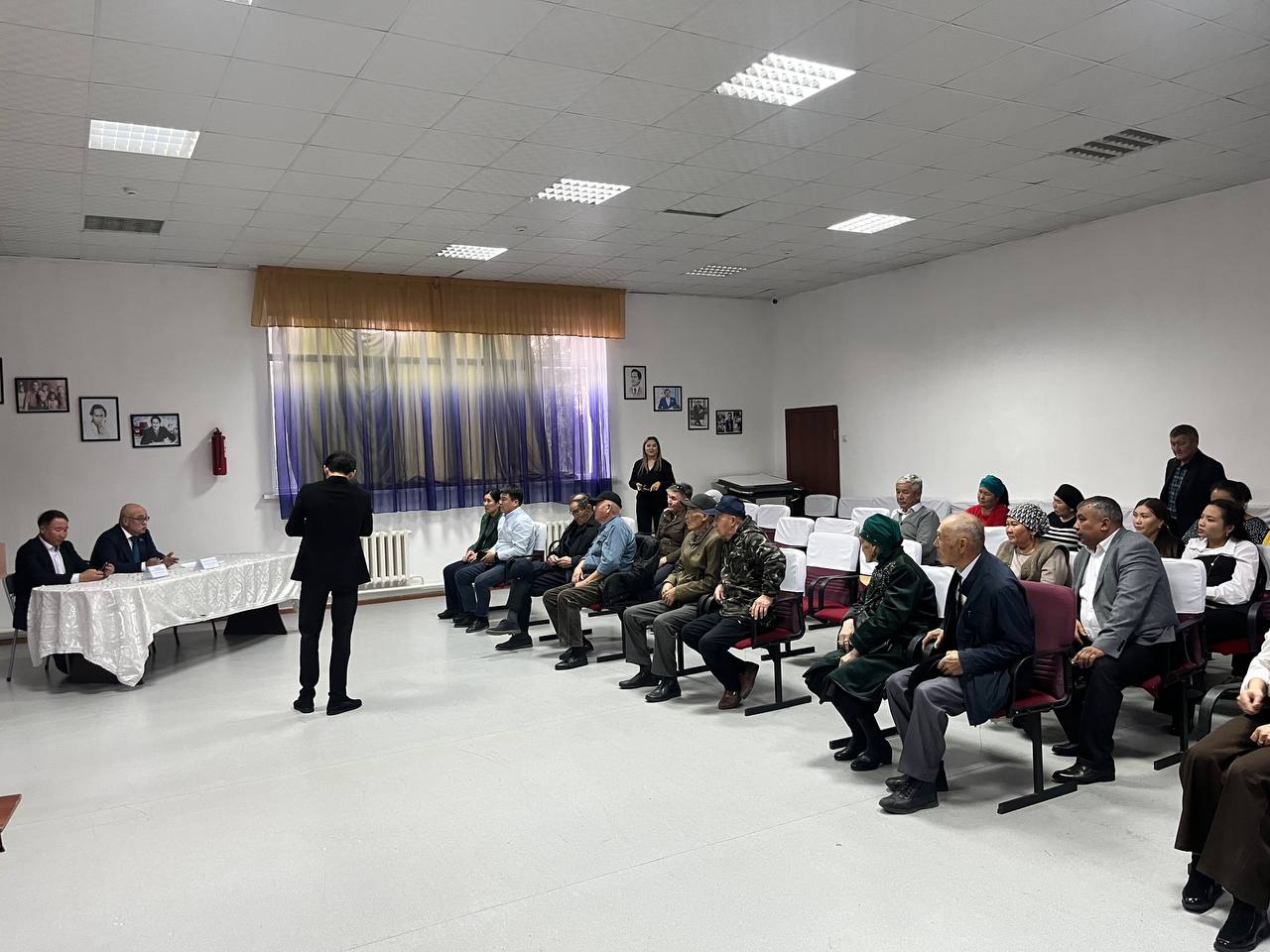 Ағымдағы жылдың 8 қазан күні Талдықорған қалалық мәслихатының № 18 сайлау округі бойынша депутаты Серік Максимұлы Жансенгіров Көктал шағын ауданының тұрғындарымен кездесу өткізді.