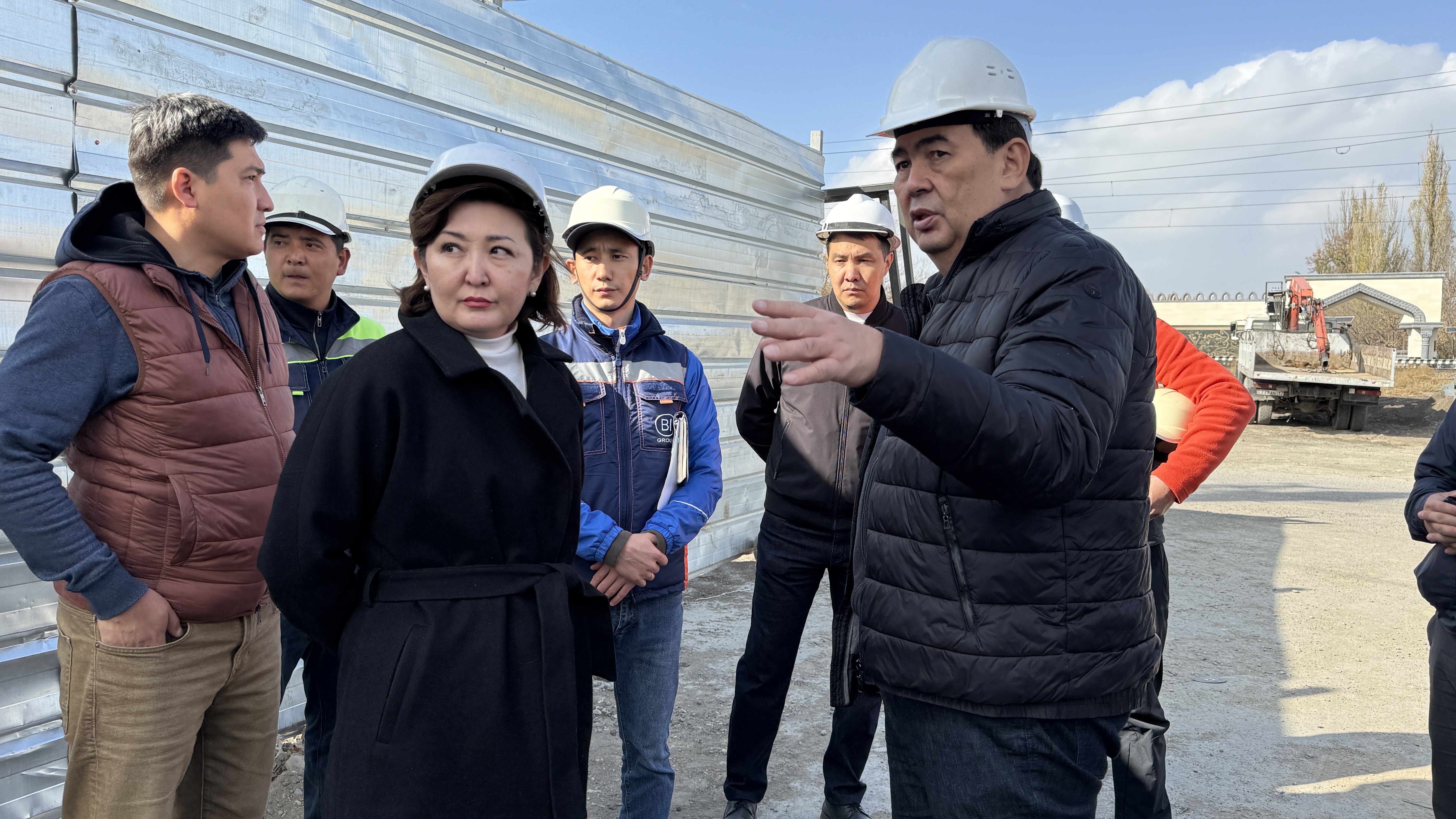 🔰 Абай даңғылындағы көпір құрылысы қарқынды жүргізілуде