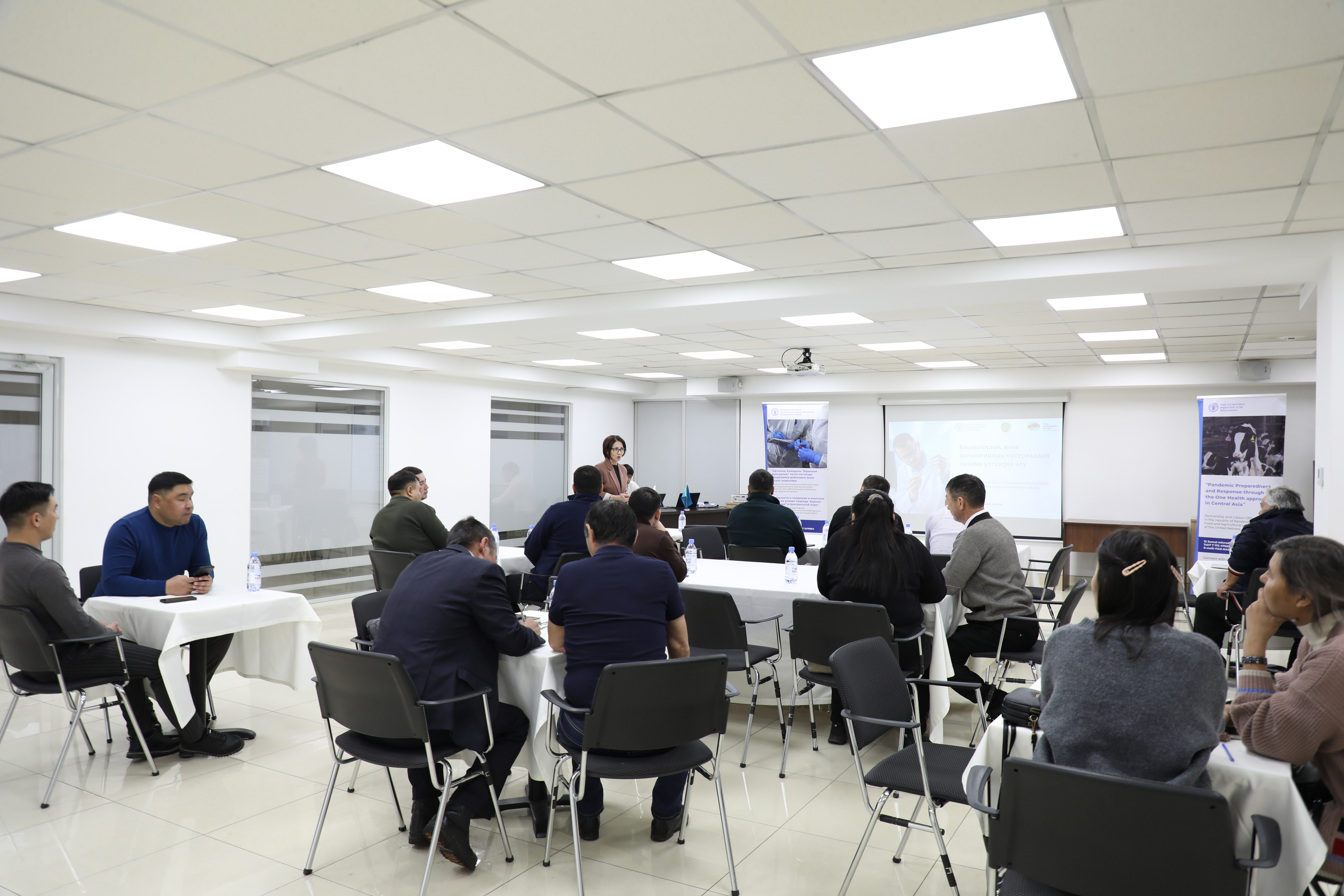 Биологиялық материалдардың сынамаларын алу бойынша семинар-тренинг өткізілді