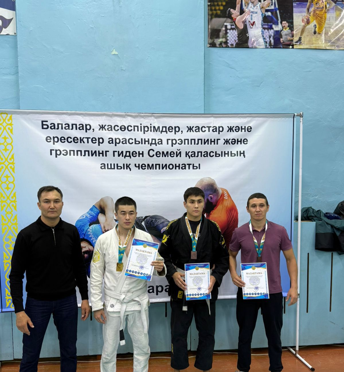 В городе Семей состоялся открытый чемпионат города по грэпплингу UWW (ги и ноу-ги) среди детей, юношей, молодежи и взрослых.