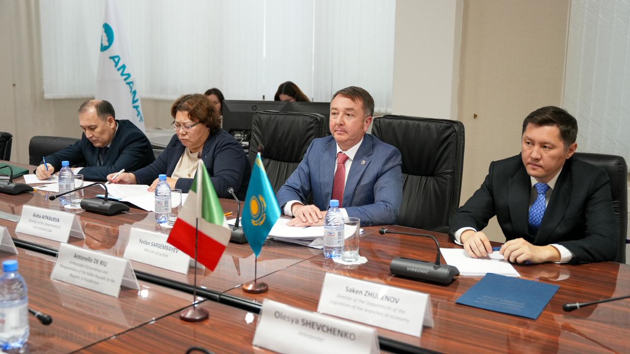 ҚР Әділет министрі Ерлан Сәрсембаев Италияның Қазақстандағы Төтенше және Өкілетті Елшісі Антонелло Де Риомен кездесті