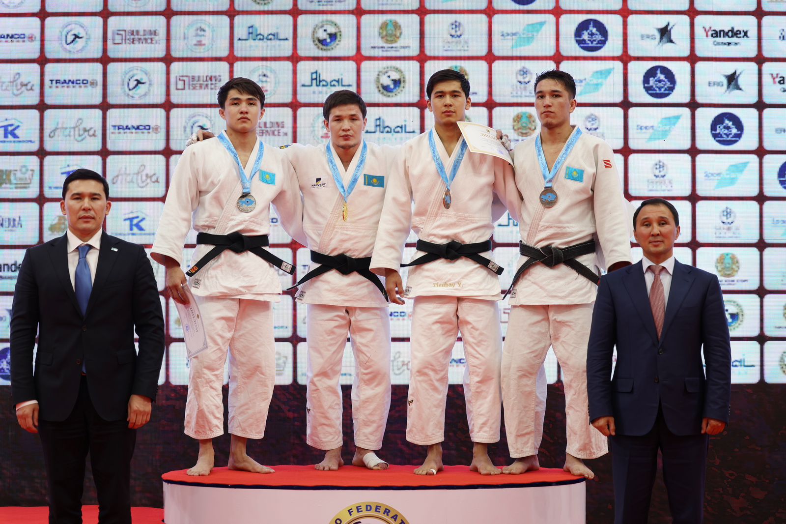 Ербол Мырзабосынов дзюдодан ел біріншілігінің жеңімпаздарын марапаттады