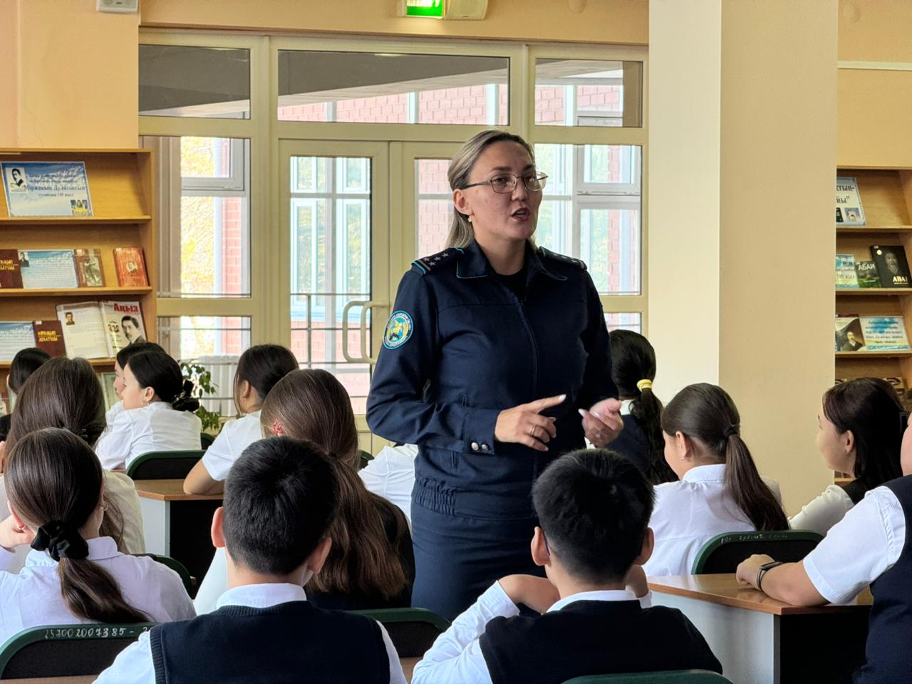 Акцент на интернет-безопасность — полицейские в СКО продолжают профилактику подростковой преступности